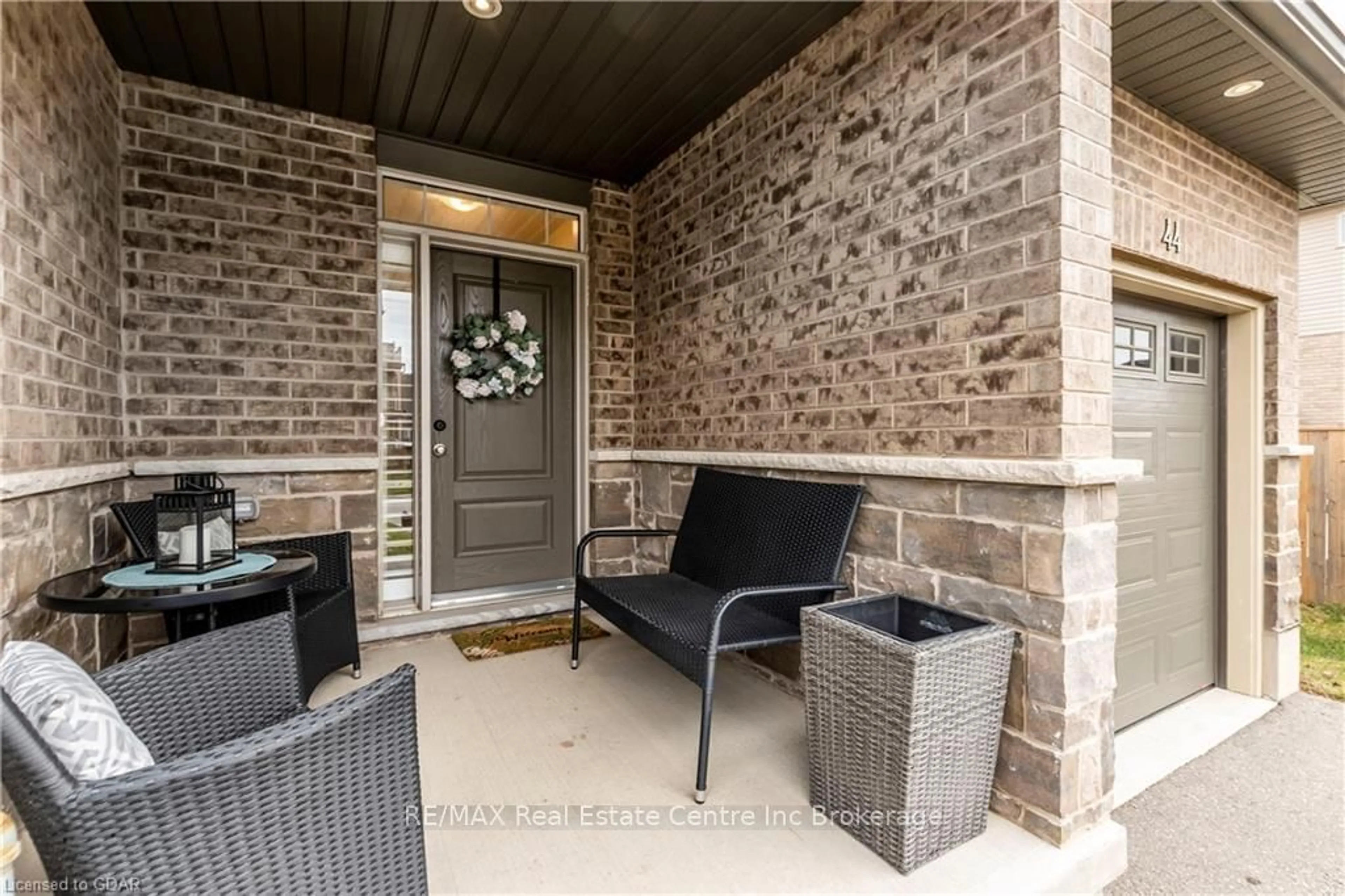 Patio, cottage for 44 KAY CRESCENT, Guelph Ontario N1L 0N2