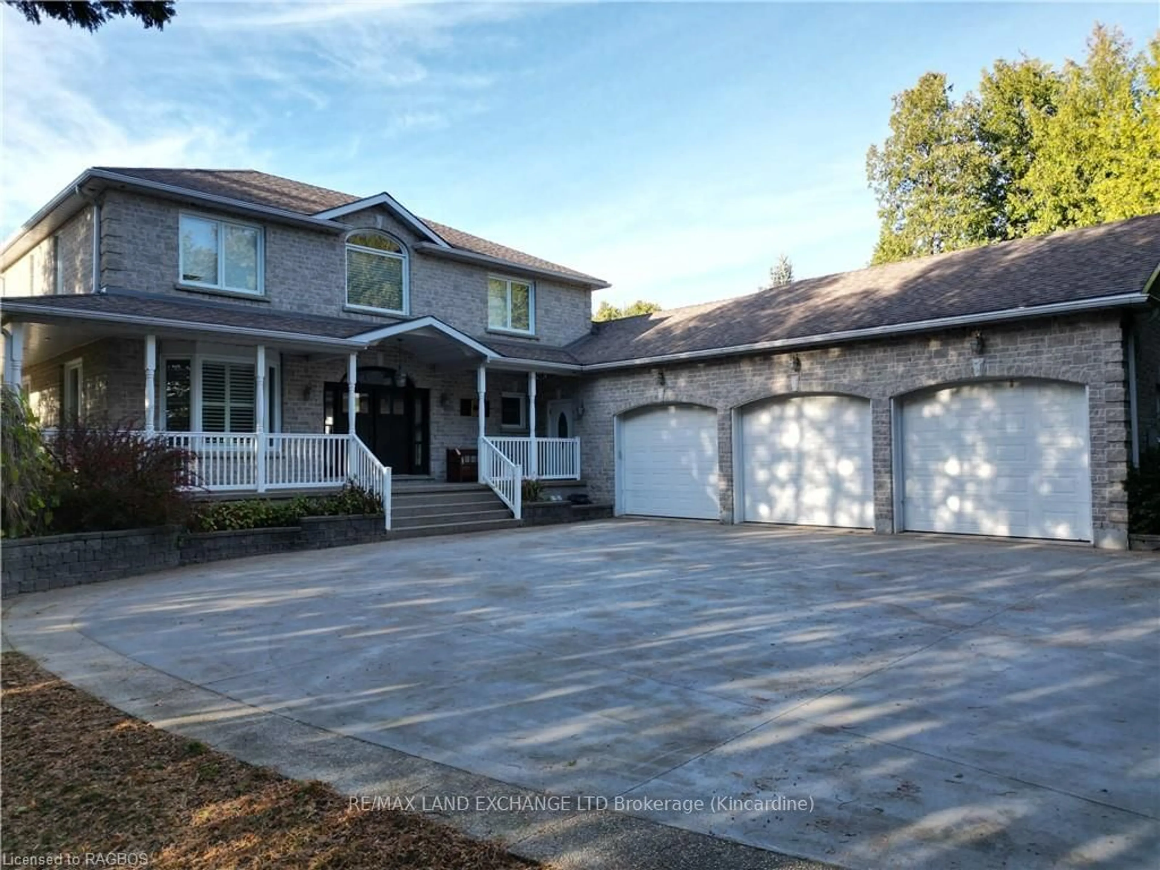 Frontside or backside of a home, the street view for 19 STONEY ISLAND Cres, Kincardine Ontario N2Z 2X6