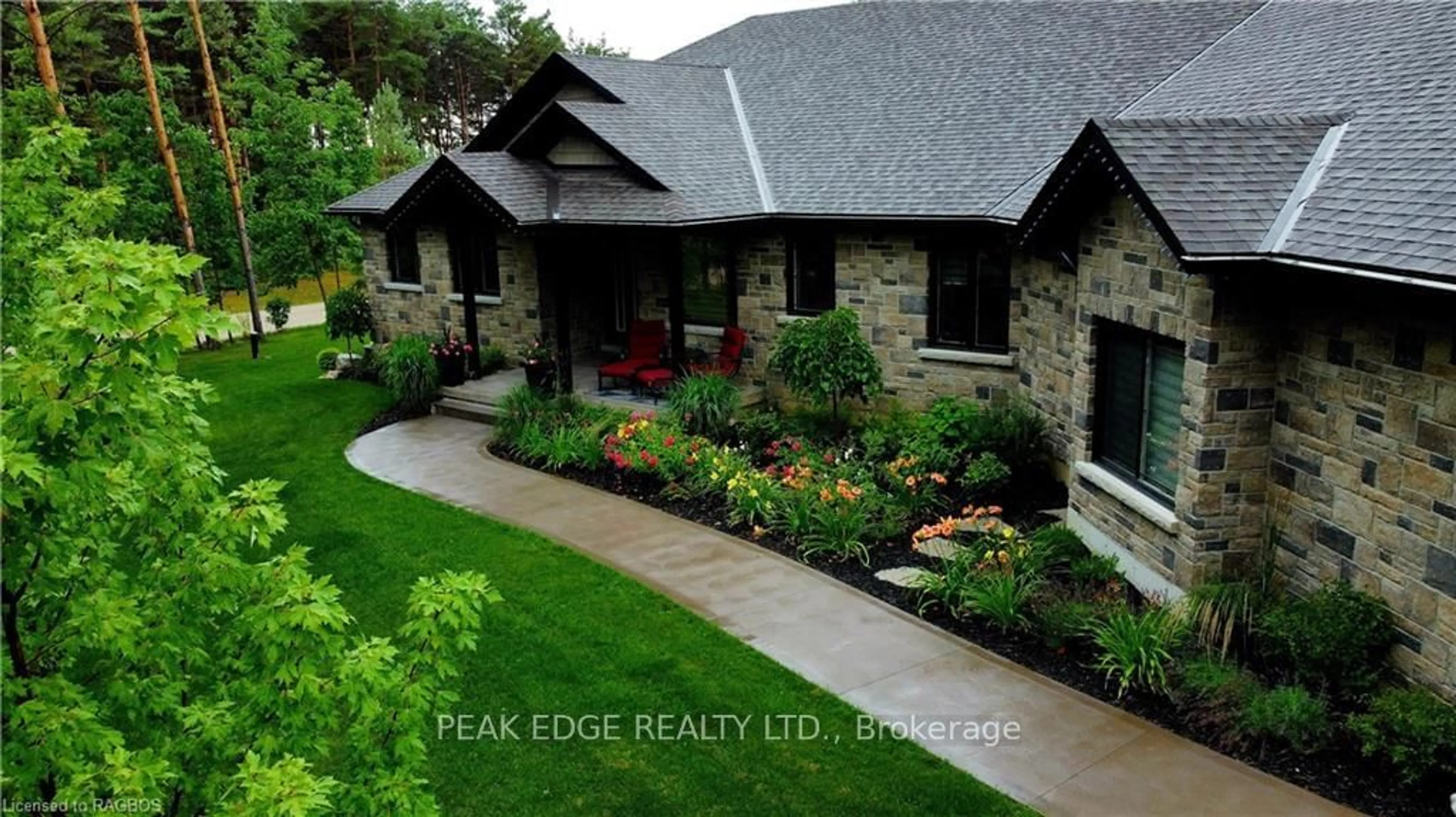 Frontside or backside of a home, cottage for 126 FOREST CREEK Tr, West Grey Ontario N0G 1S0