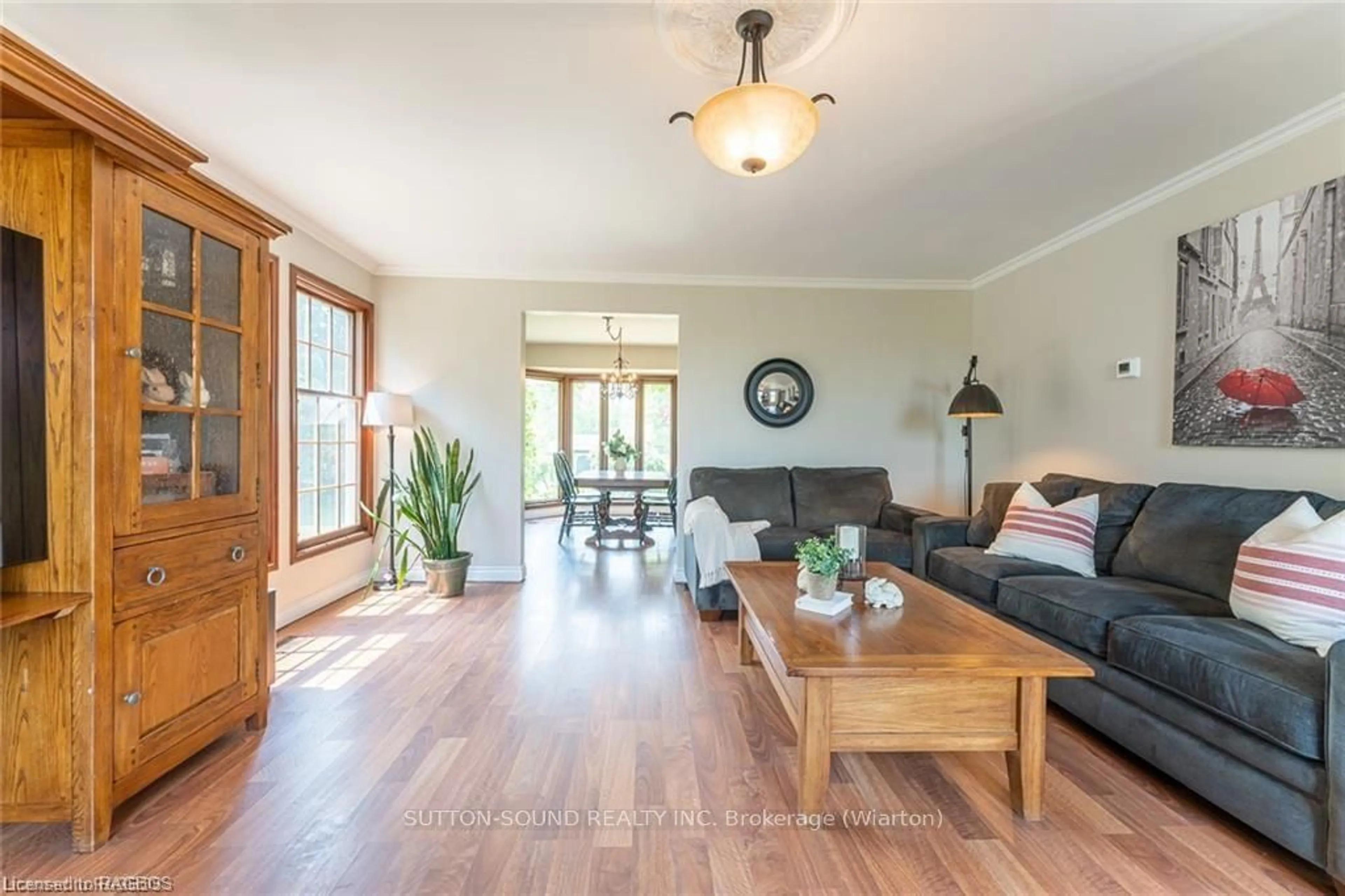 Living room, wood floors for 43 BERFORD LAKE Rd, South Bruce Peninsula Ontario N0H 2T0