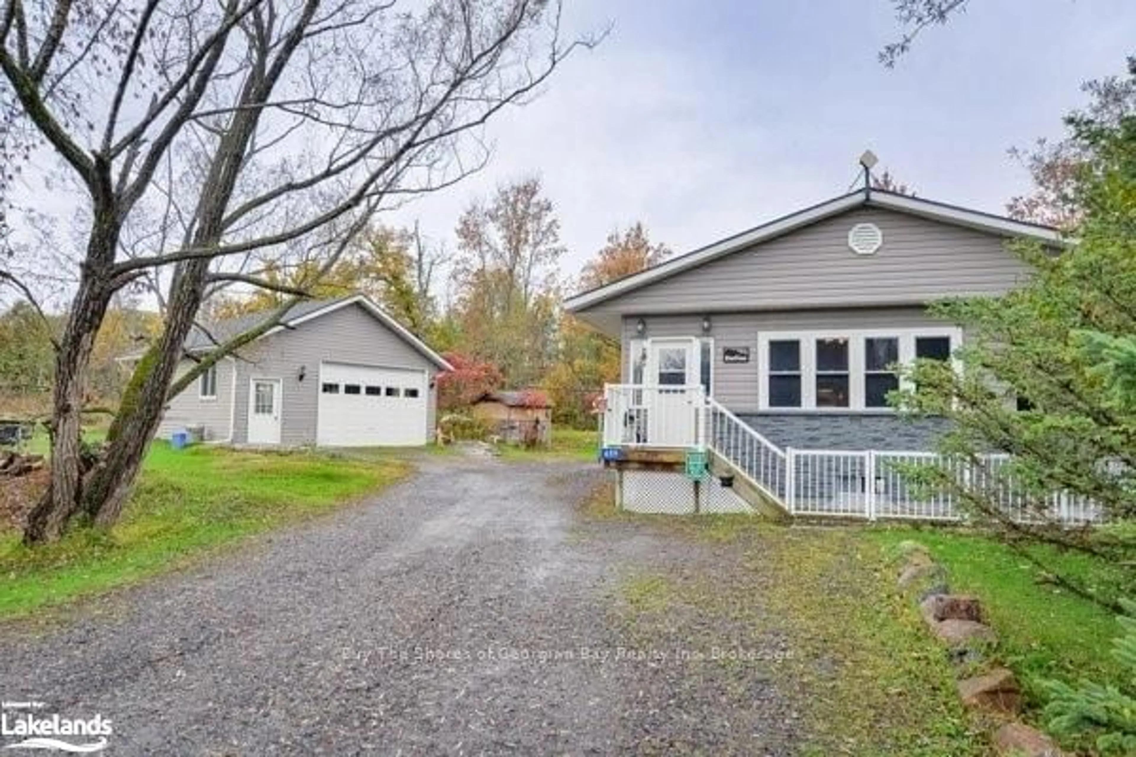 A pic from exterior of the house or condo, cottage for 659 HONEY HARBOUR Rd, Georgian Bay Ontario L0K 1S0