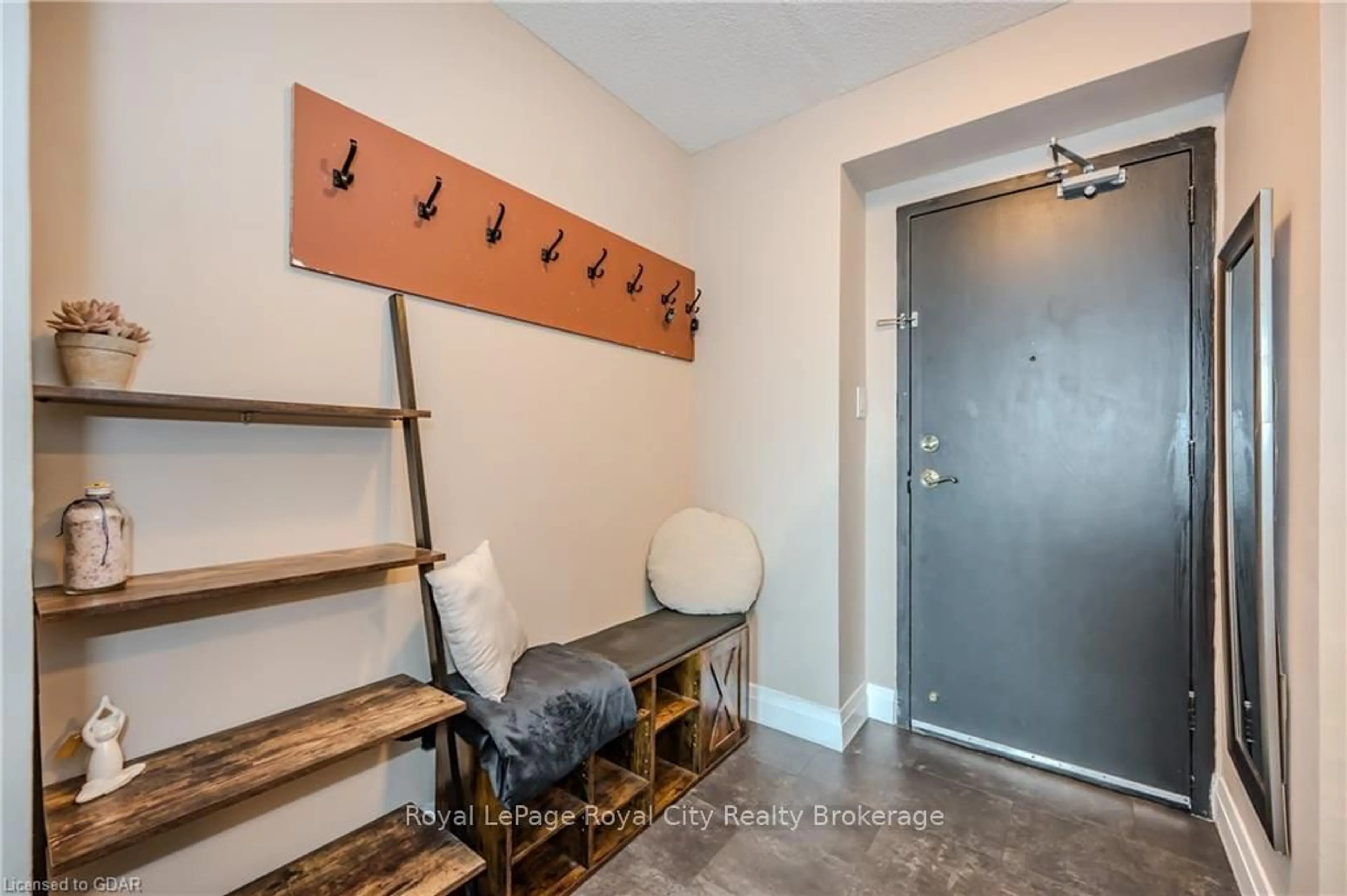 Indoor entryway, wood floors for 19 WOODLAWN Rd #816, Guelph Ontario N1H 7B1