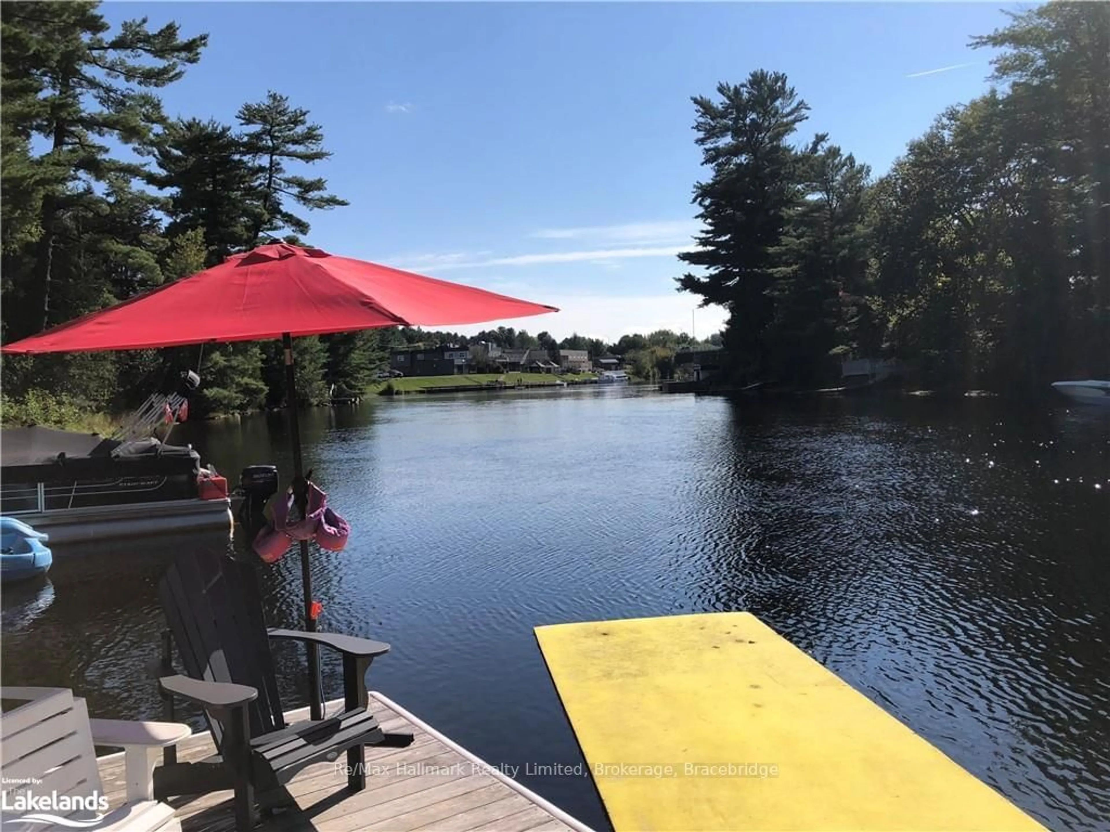 Patio, lake for 20 LIZA Cres, Bracebridge Ontario P1L 1G4