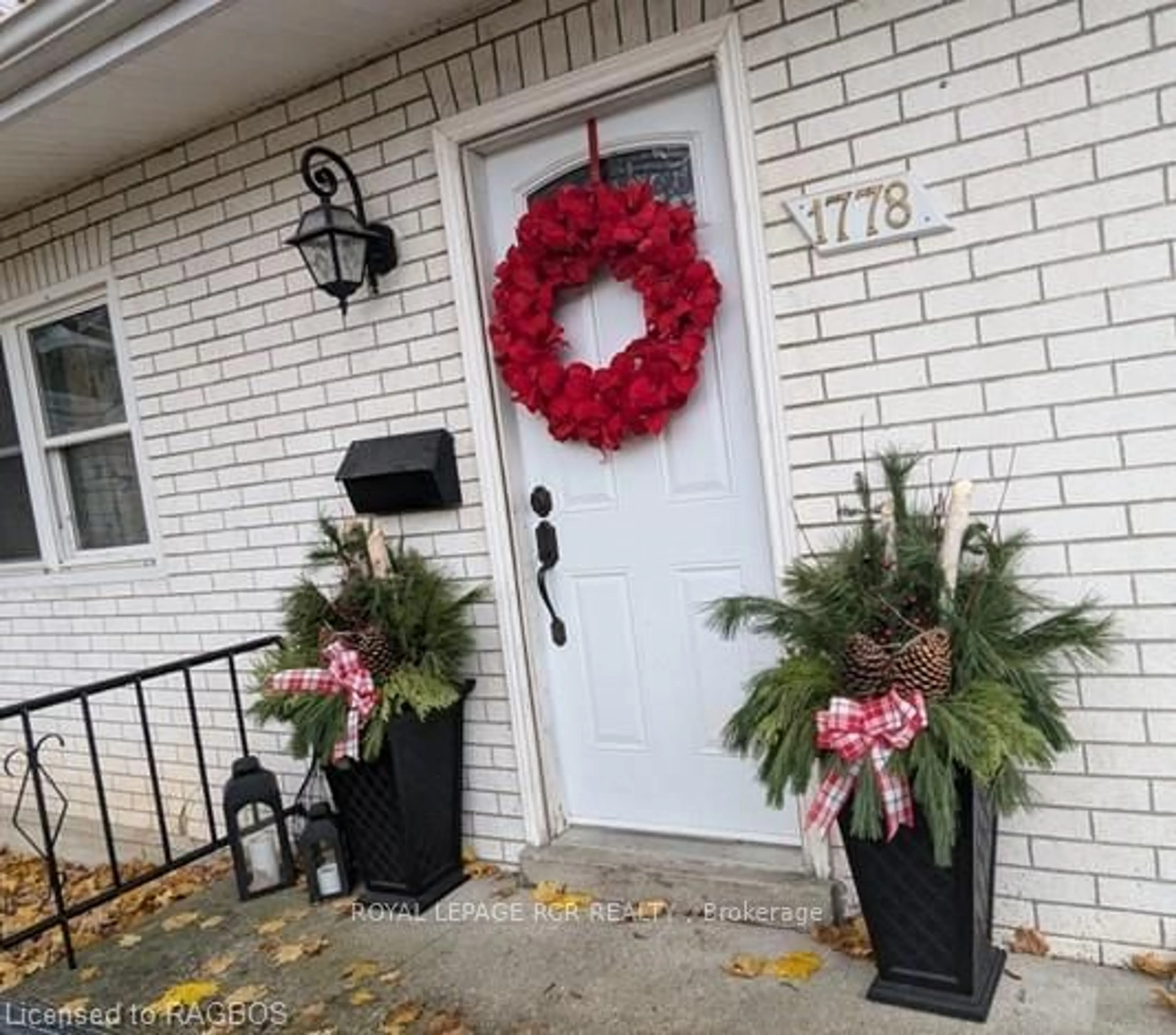 Indoor entryway for 1778 6TH Ave, Owen Sound Ontario N4K 2V8