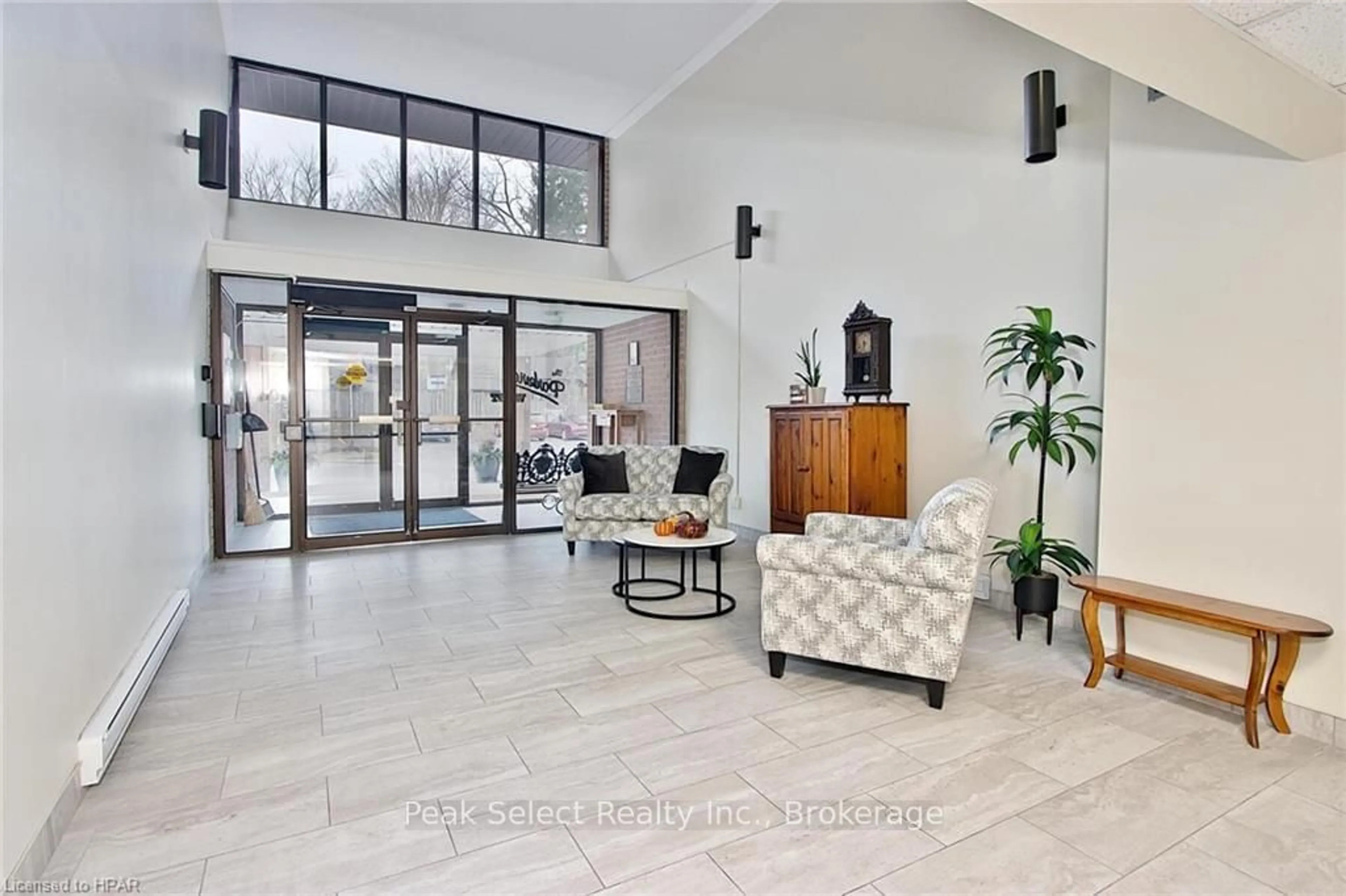 Indoor foyer, ceramic floors for 22 ST. ANDREW St #104, St. Marys Ontario N4X 1C5