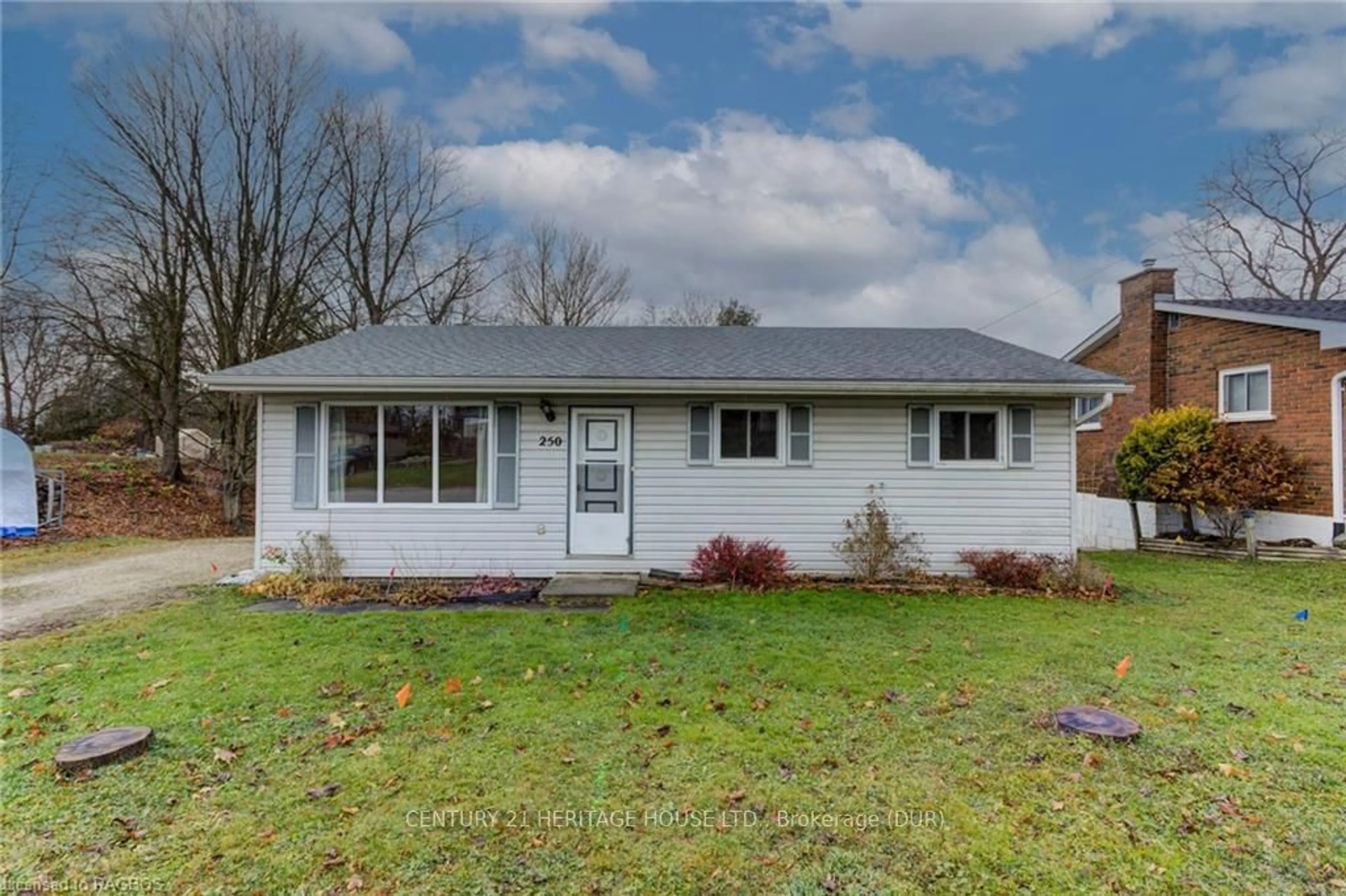 Frontside or backside of a home, cottage for 250 QUEEN ST N, West Grey Ontario N0G 1R0