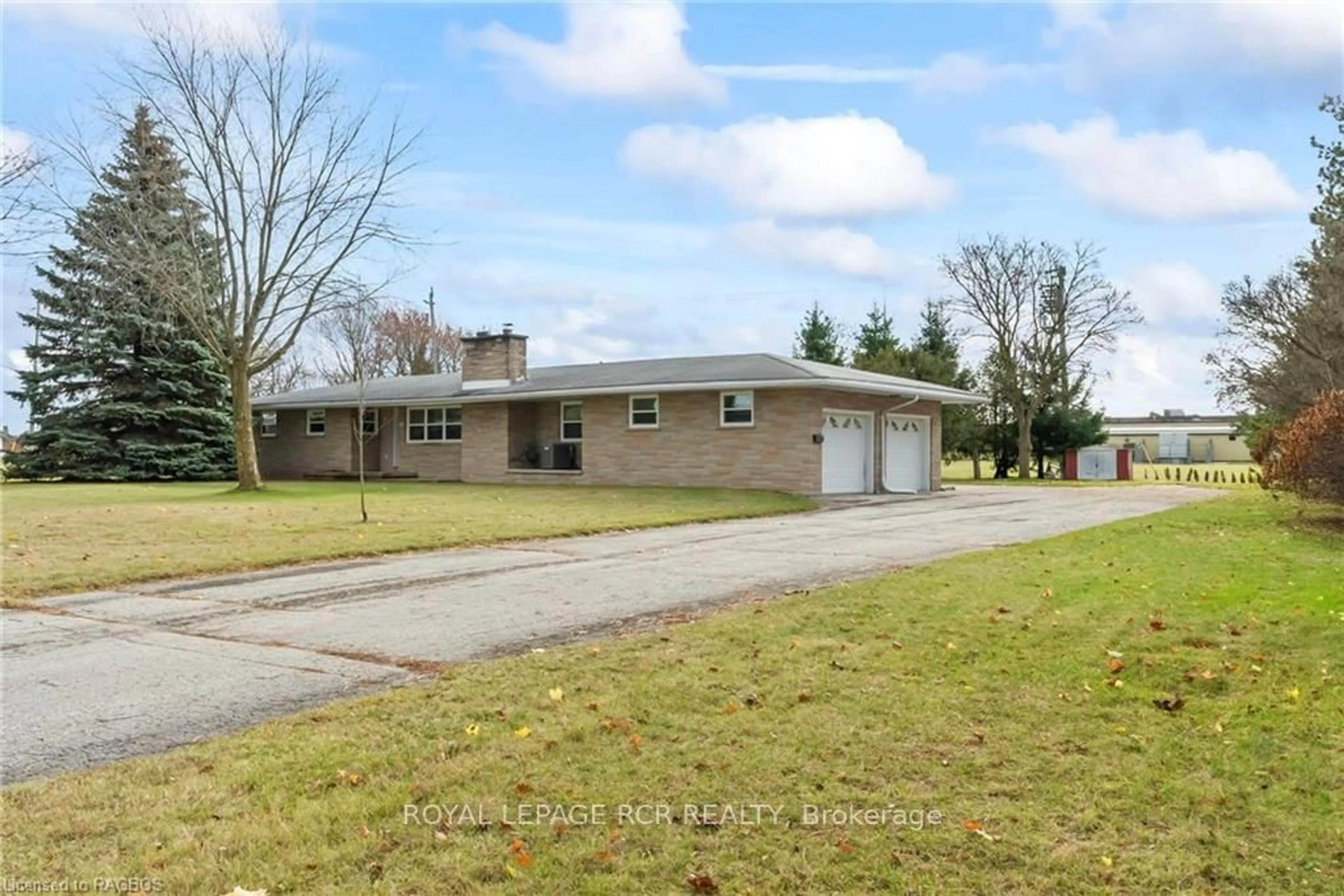 Frontside or backside of a home, cottage for 315 2ND St, Hanover Ontario N4N 1A4