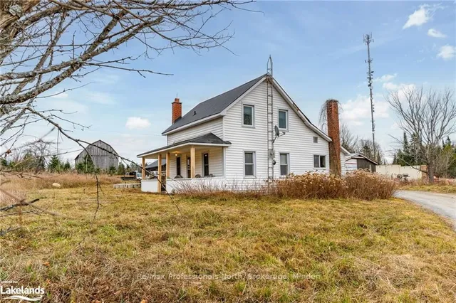 1047 MCCREA Rd, Highlands East 5