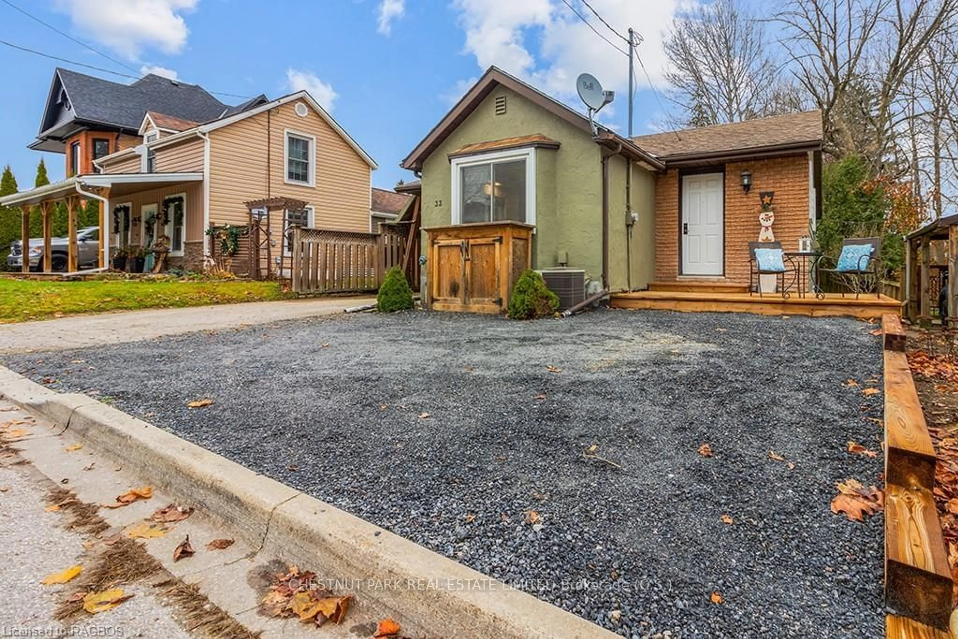 Frontside or backside of a home, the street view for 33 COOK St, Meaford Ontario N4L 1V3