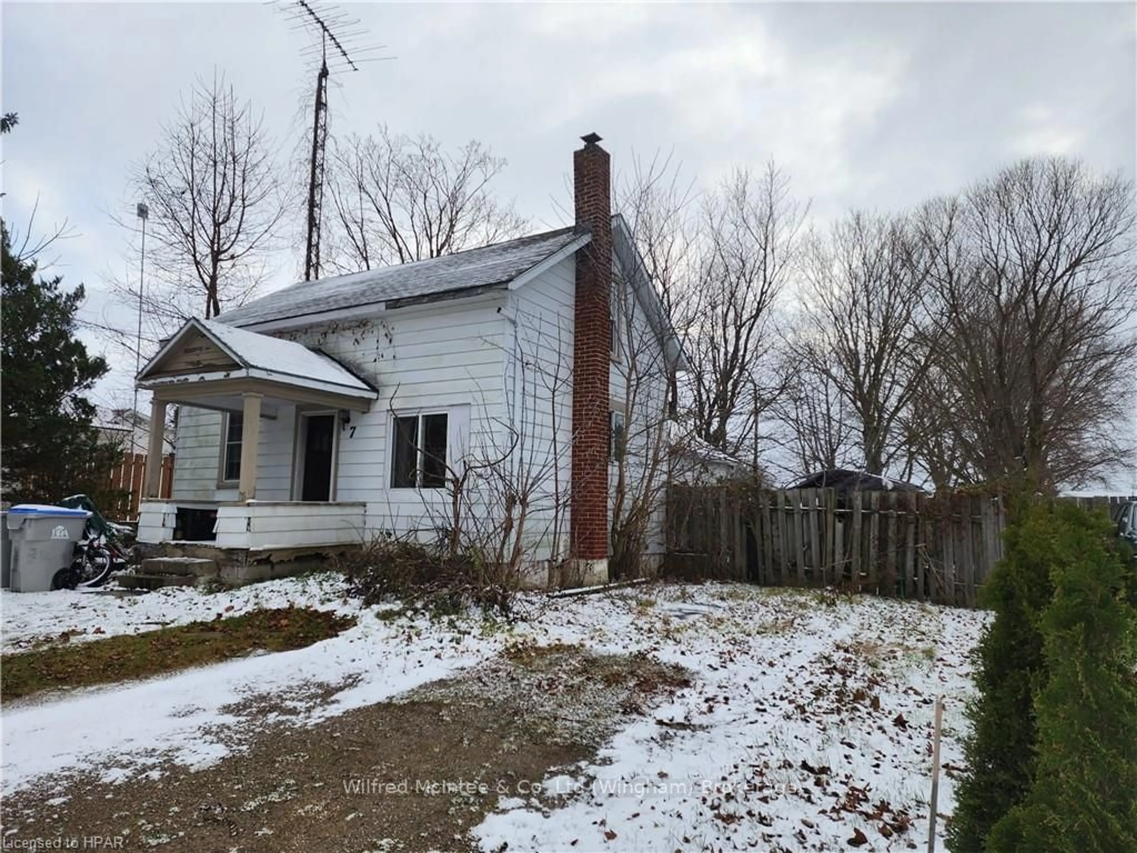 Frontside or backside of a home, cottage for 7 JANE St, Morris-Turnberry Ontario N0G 1E0