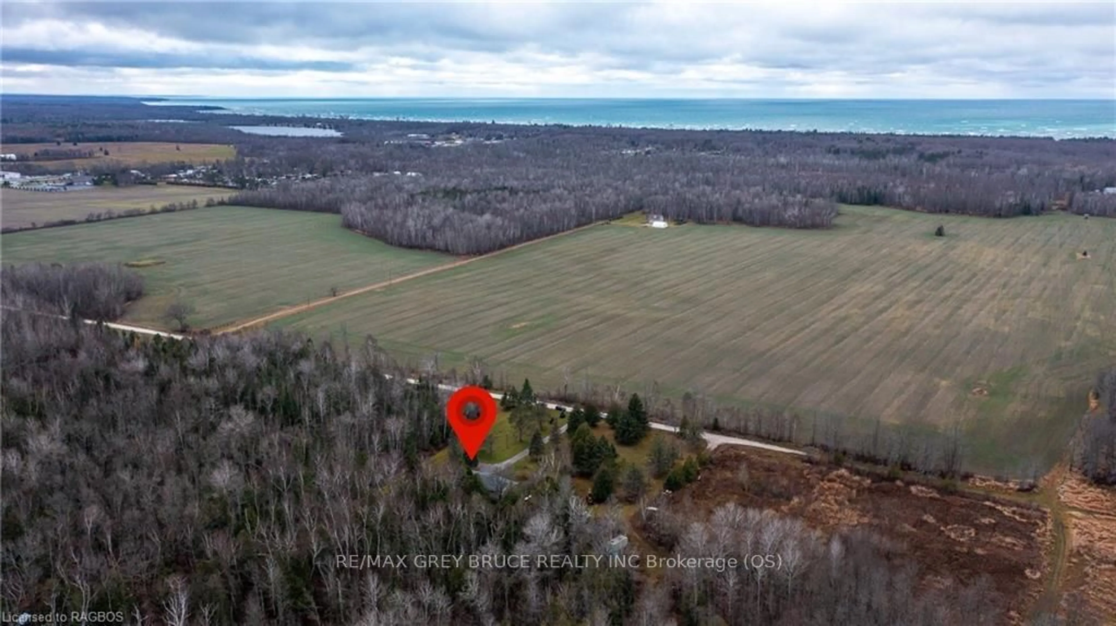 A pic from exterior of the house or condo, cottage for 564 MUNICIPAL Rd, South Bruce Peninsula Ontario N0H 2G0