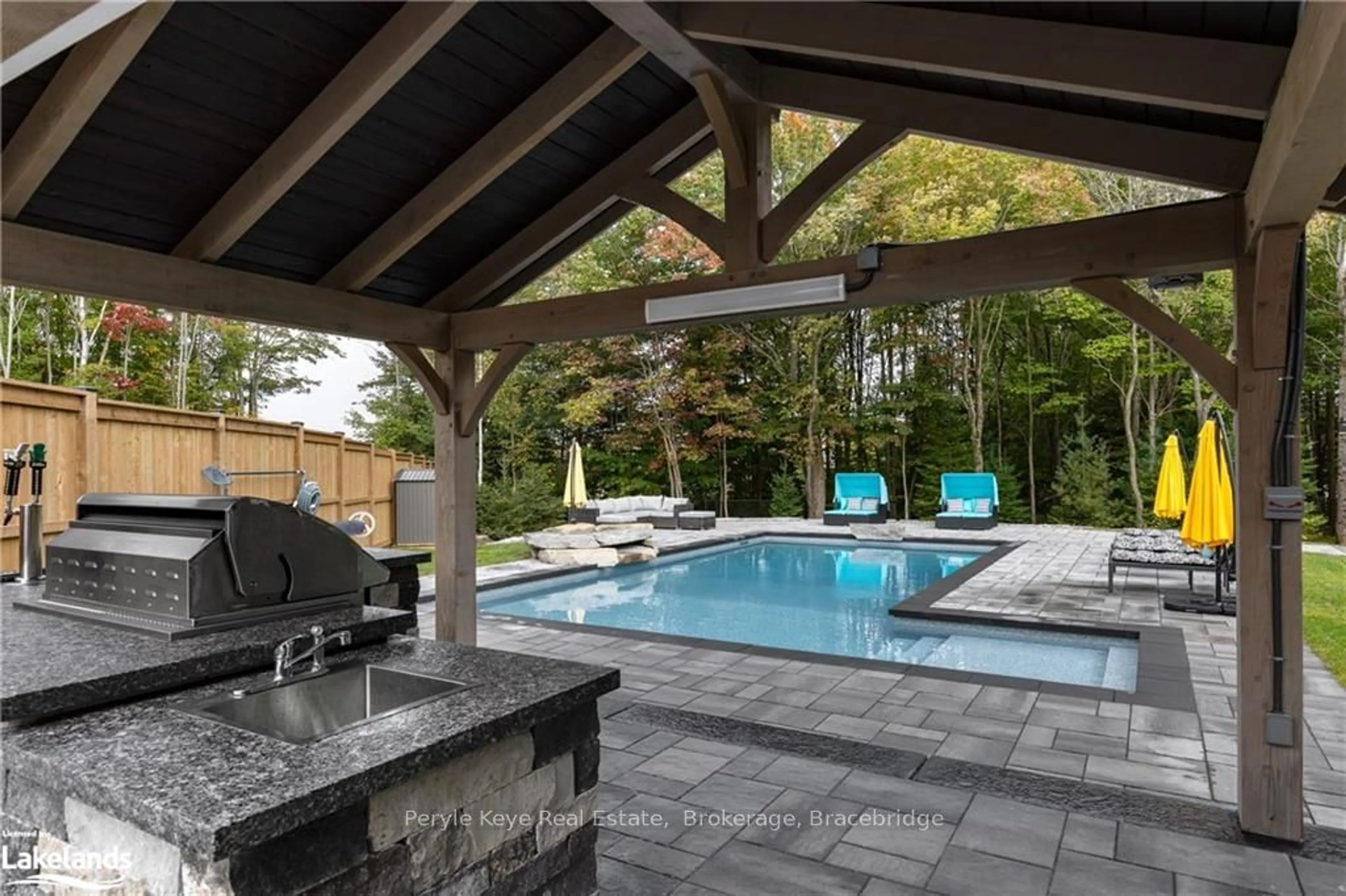 Indoor or outdoor pool for 80 CHAMBERY St, Bracebridge Ontario P1L 0A9