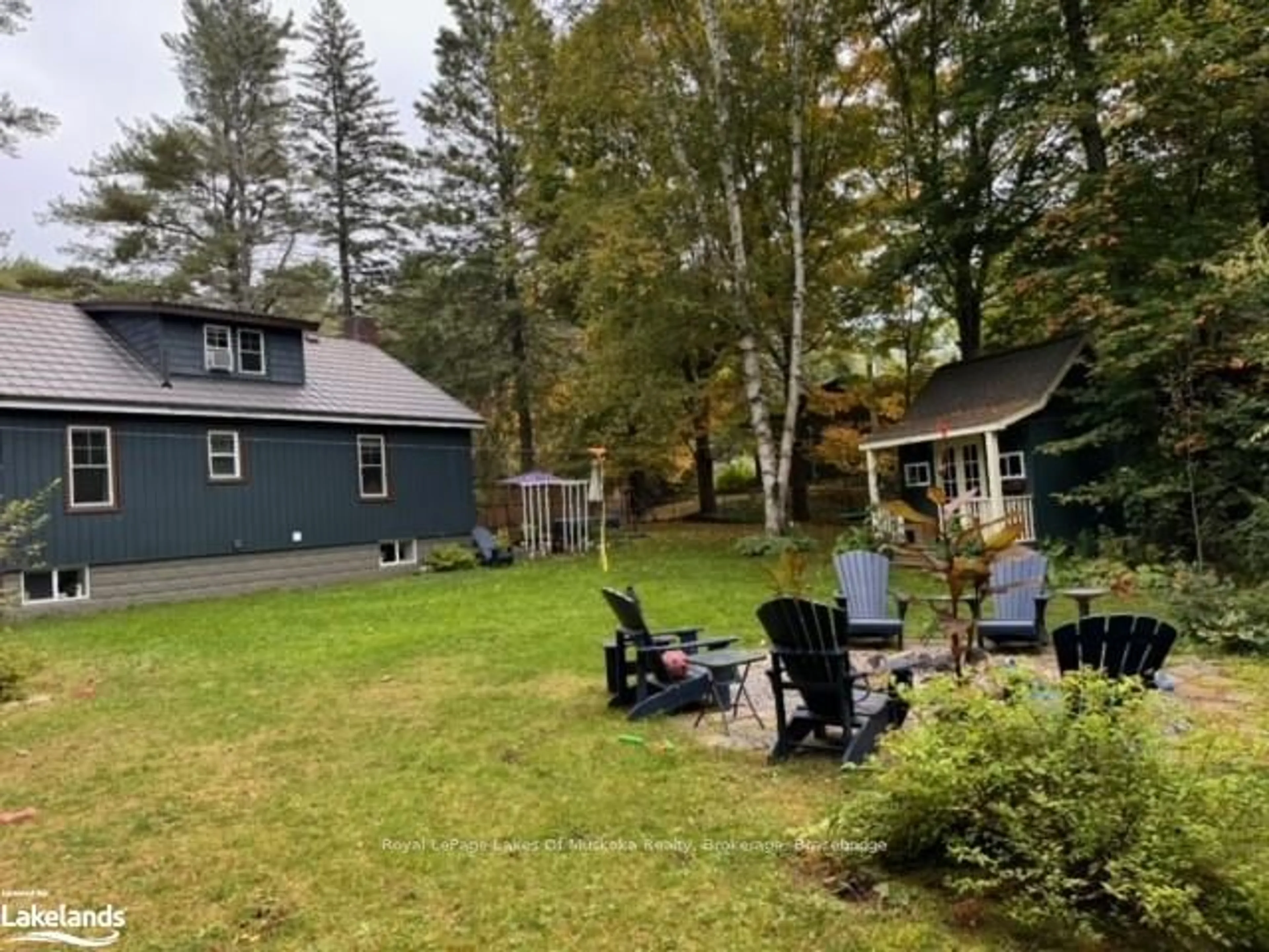 Patio, cottage for 390 MANITOBA St, Bracebridge Ontario P1L 2C6