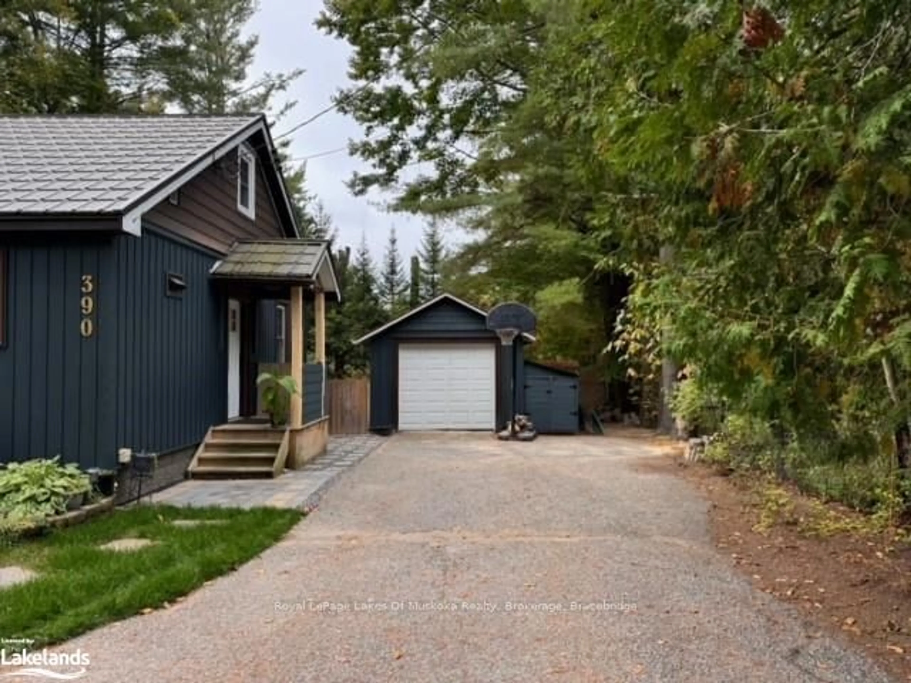 Frontside or backside of a home, cottage for 390 MANITOBA St, Bracebridge Ontario P1L 2C6