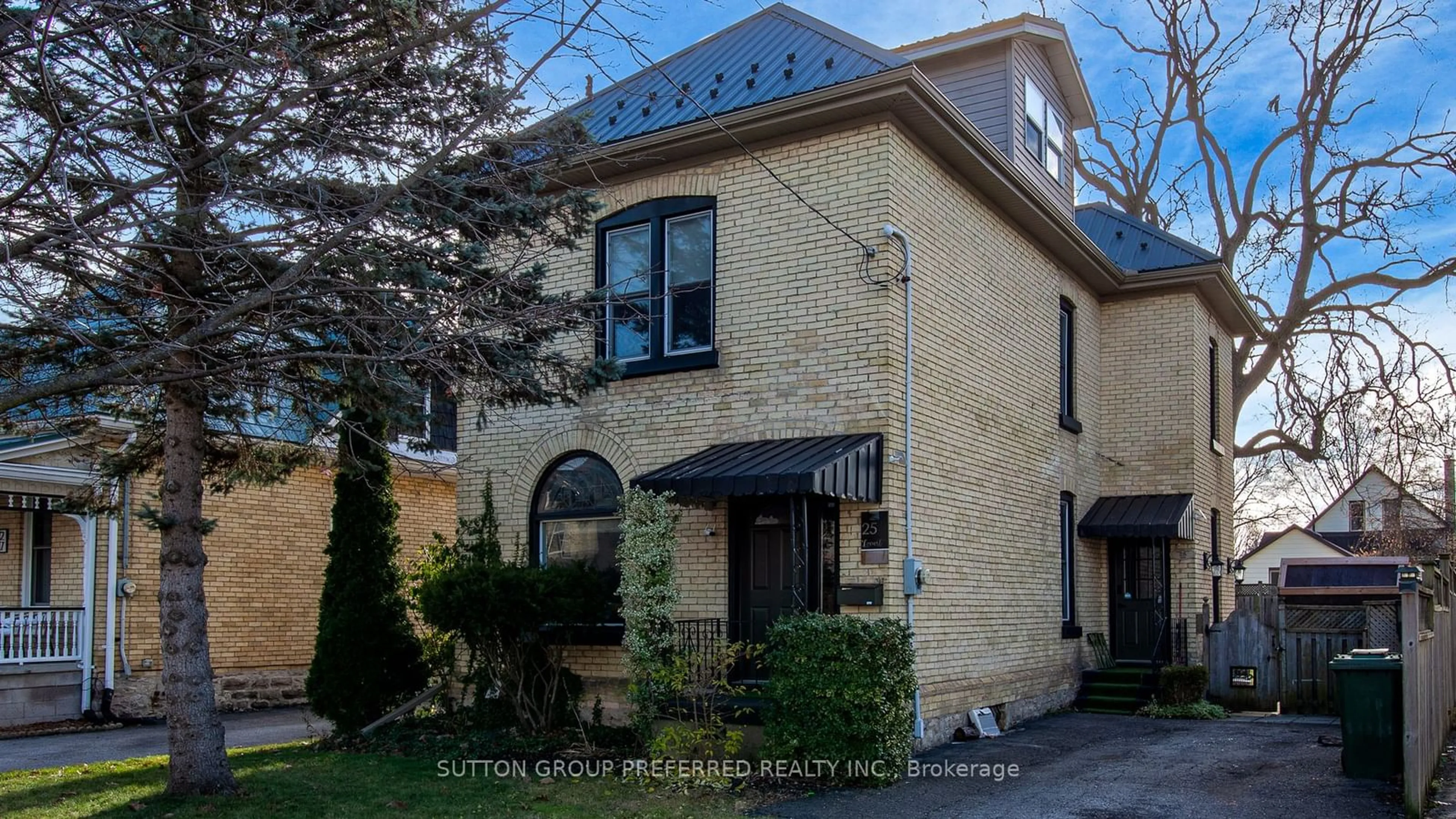 A pic from exterior of the house or condo, the street view for 25 Locust St, St. Thomas Ontario N5R 2C1