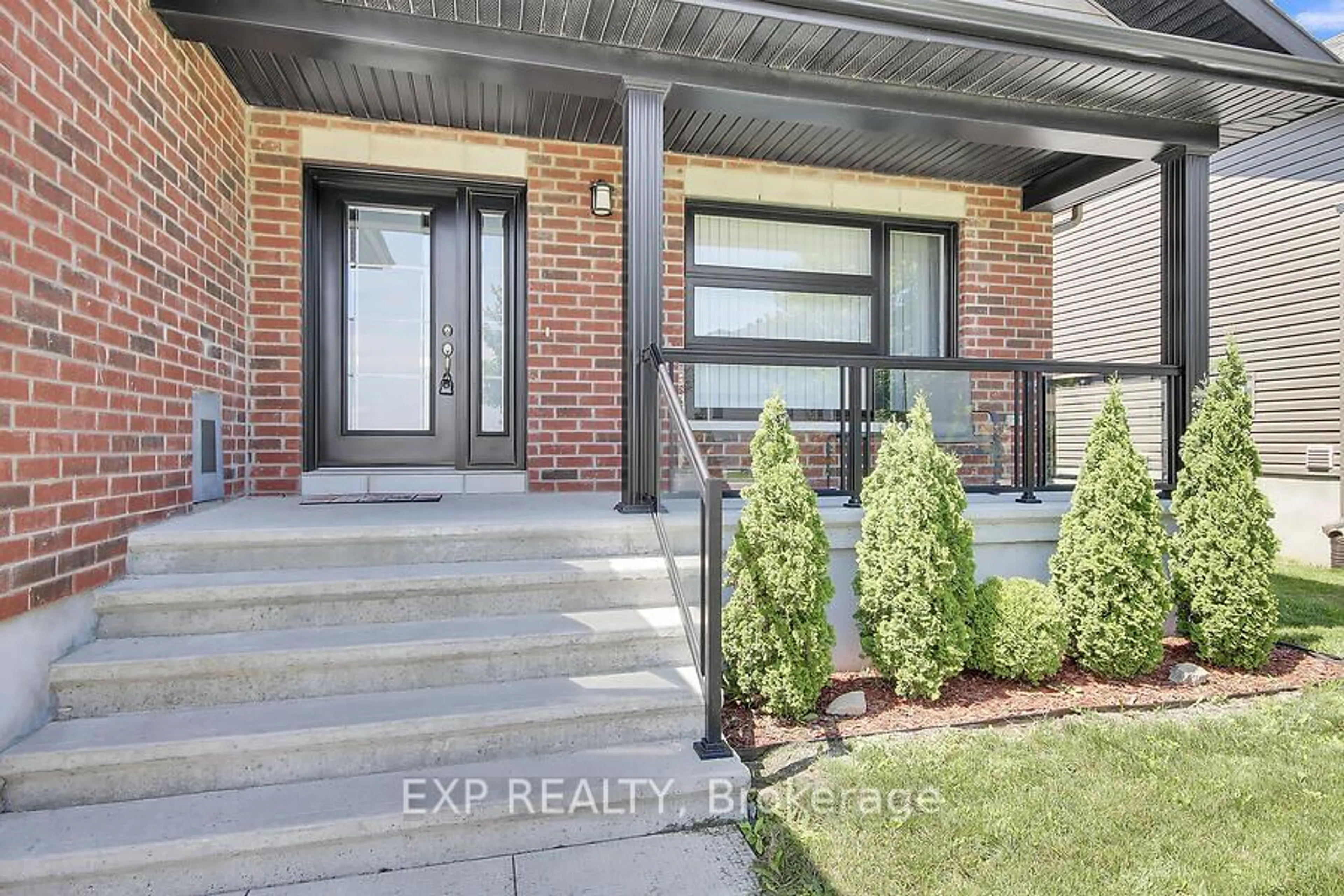 Indoor entryway, wood floors for 311 Honeyborne St, Mississippi Mills Ontario K0A 1A0