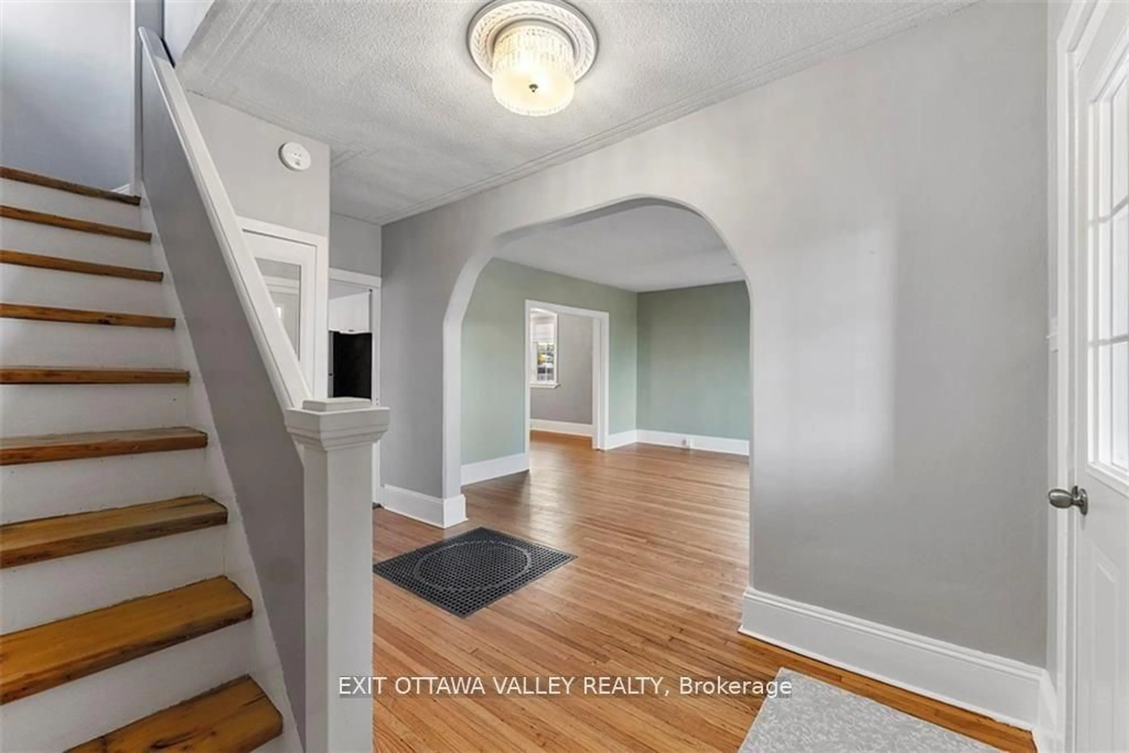 Indoor entryway, wood floors for 1876 Beachburg Rd, Whitewater Region Ontario K0J 1C0