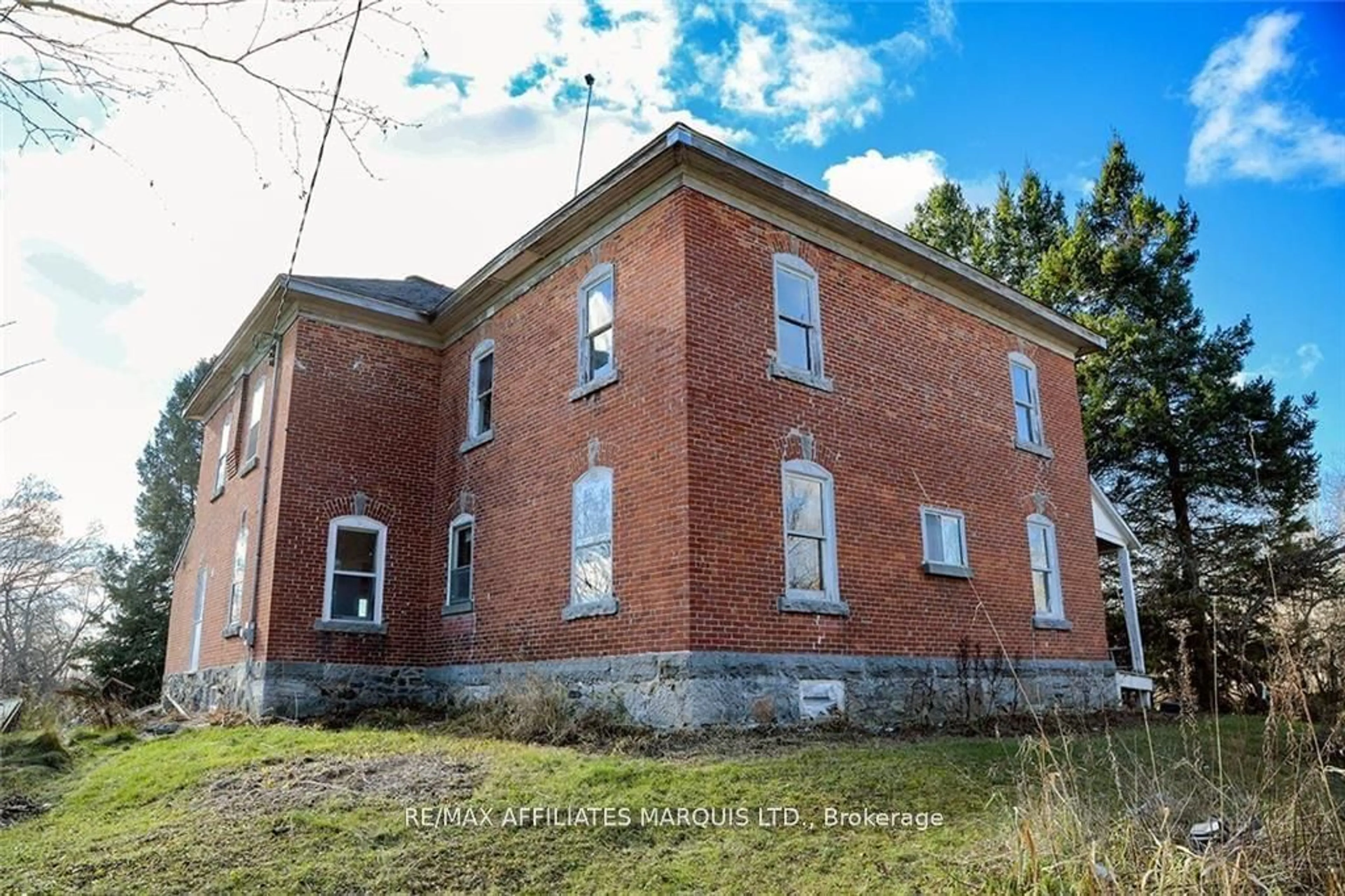 Frontside or backside of a home, the front or back of building for 13542 County Road 18 Rd, South Dundas Ontario K0C 2H0