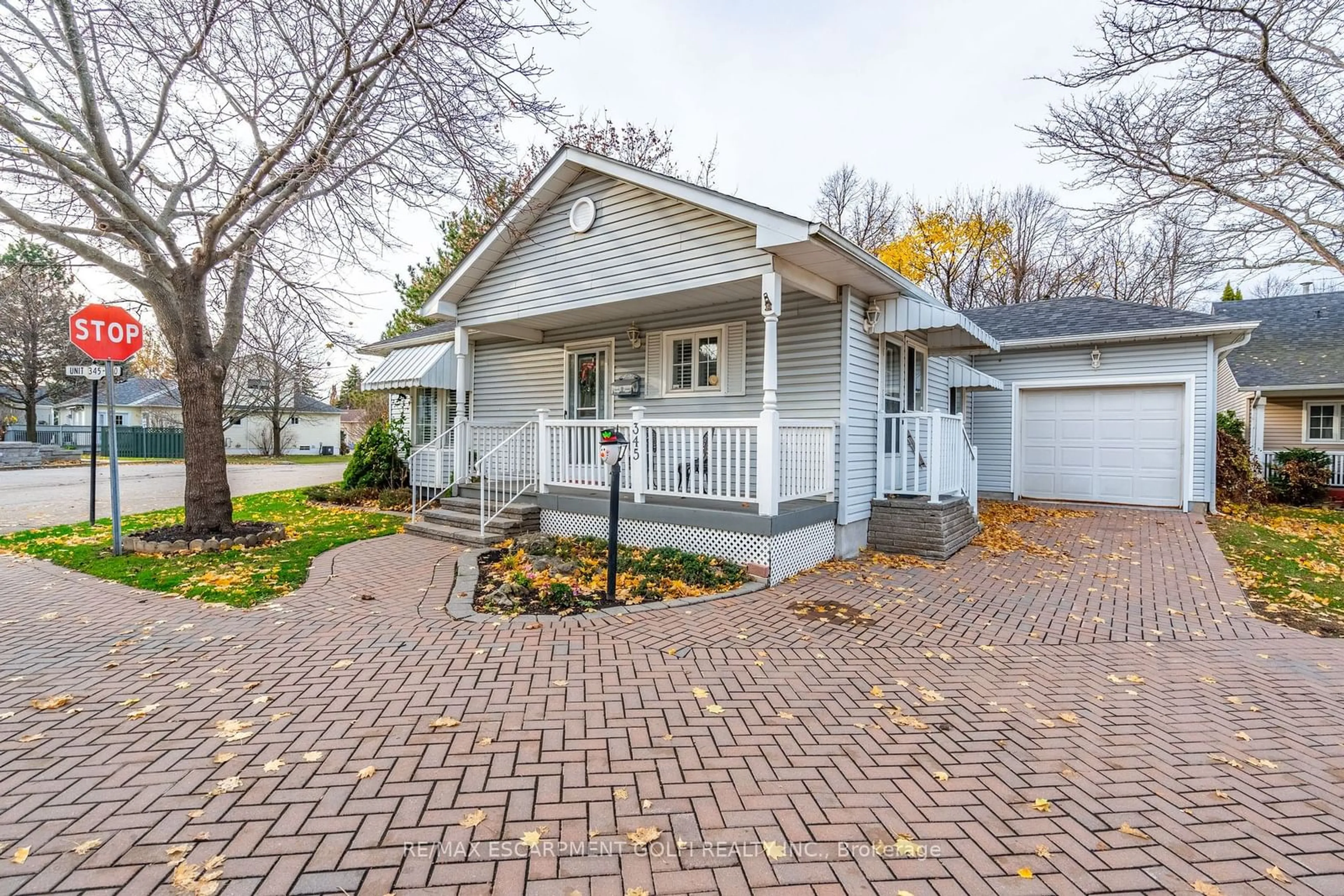 Frontside or backside of a home, cottage for 345 SILVERBIRCH Blvd, Hamilton Ontario L0R 1W0