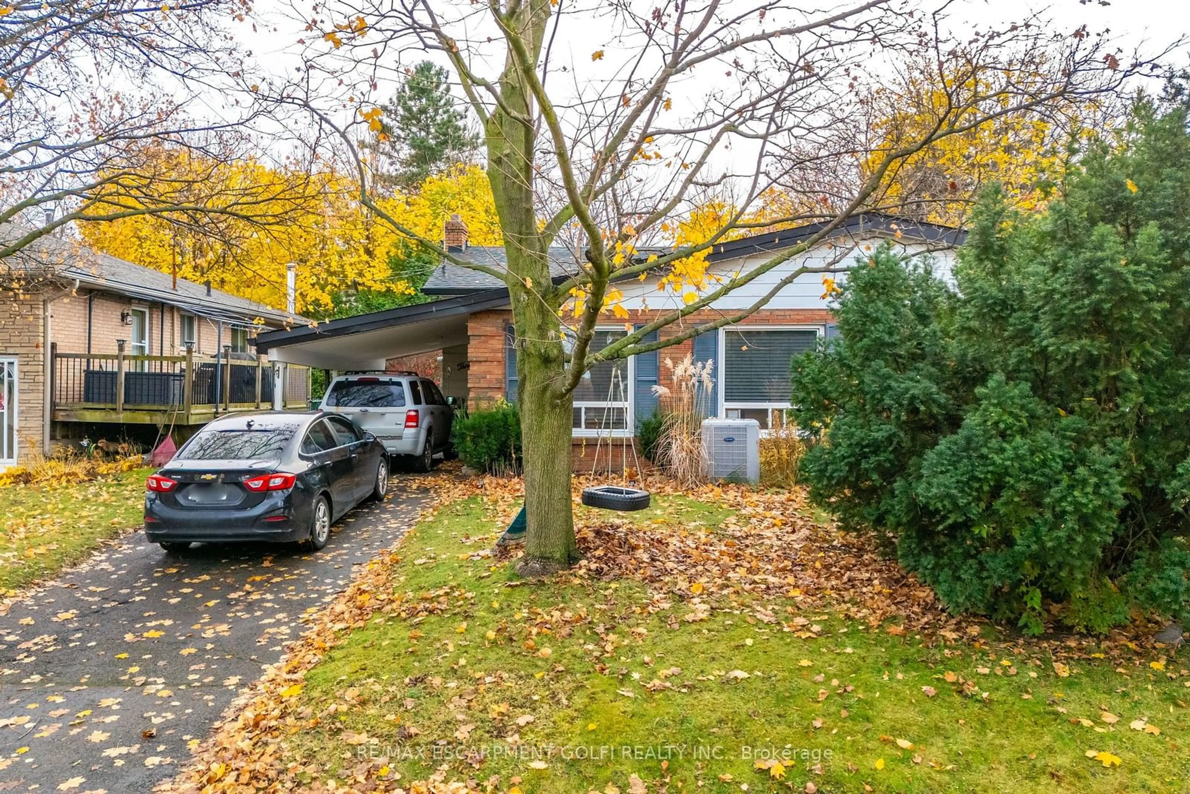 Frontside or backside of a home, the street view for 39 Morgan Rd, Hamilton Ontario L9C 2W3