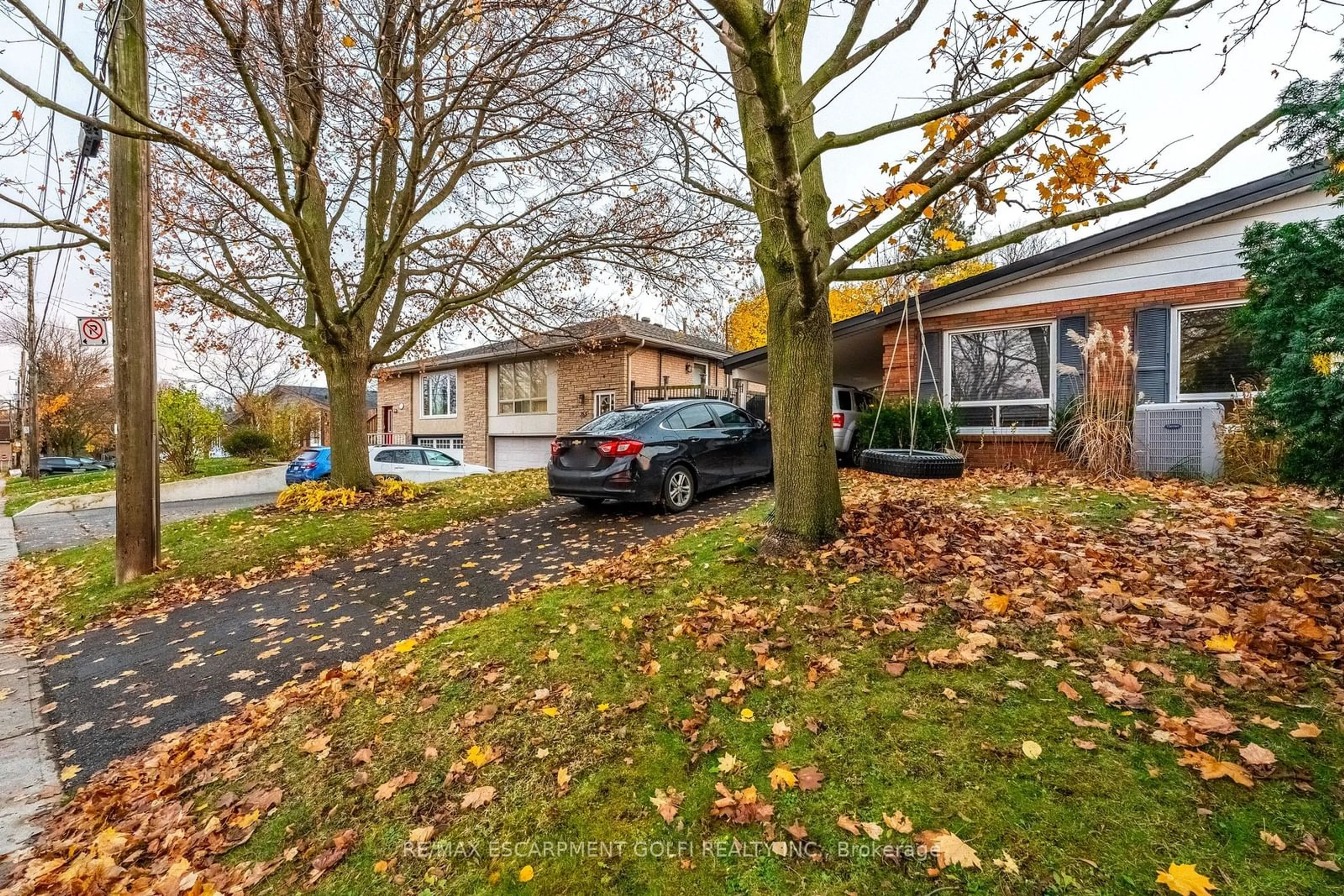 Frontside or backside of a home, the street view for 39 Morgan Rd, Hamilton Ontario L9C 2W3