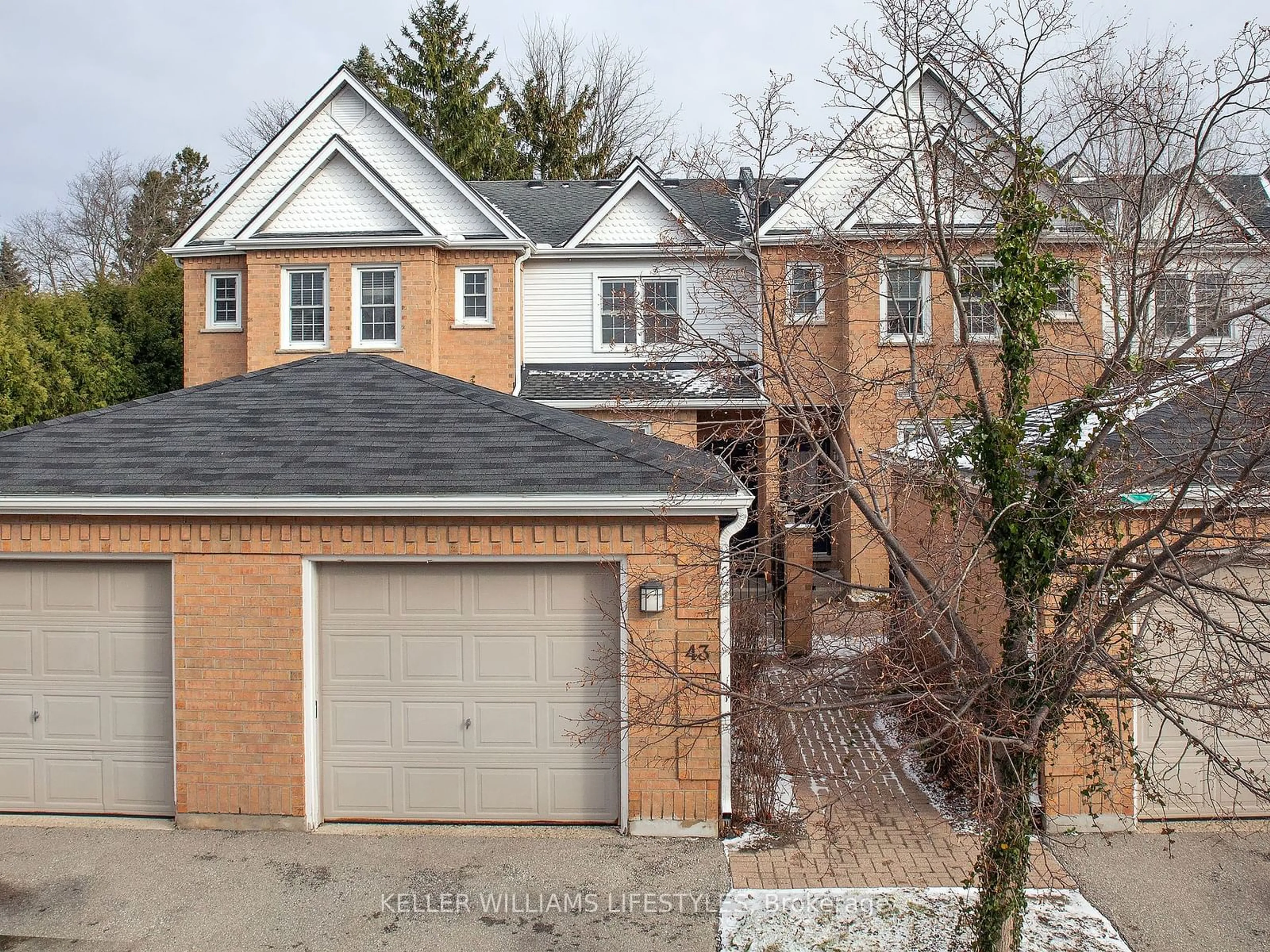 Home with brick exterior material for 1570 Richmond St #43, London Ontario N6G 4W2