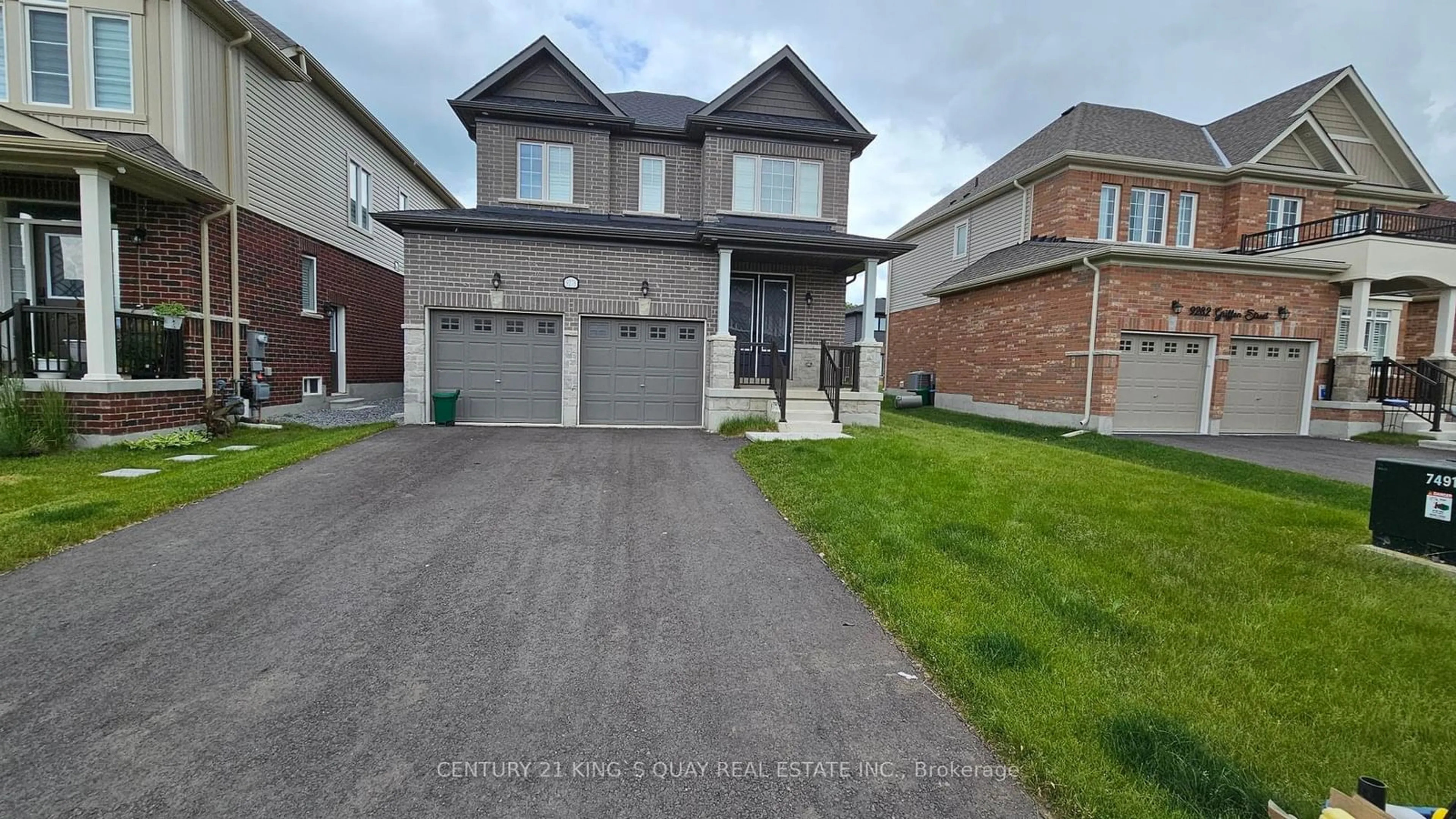 Frontside or backside of a home, the street view for 9278 Griffon St, Niagara Falls Ontario L2G 3R6