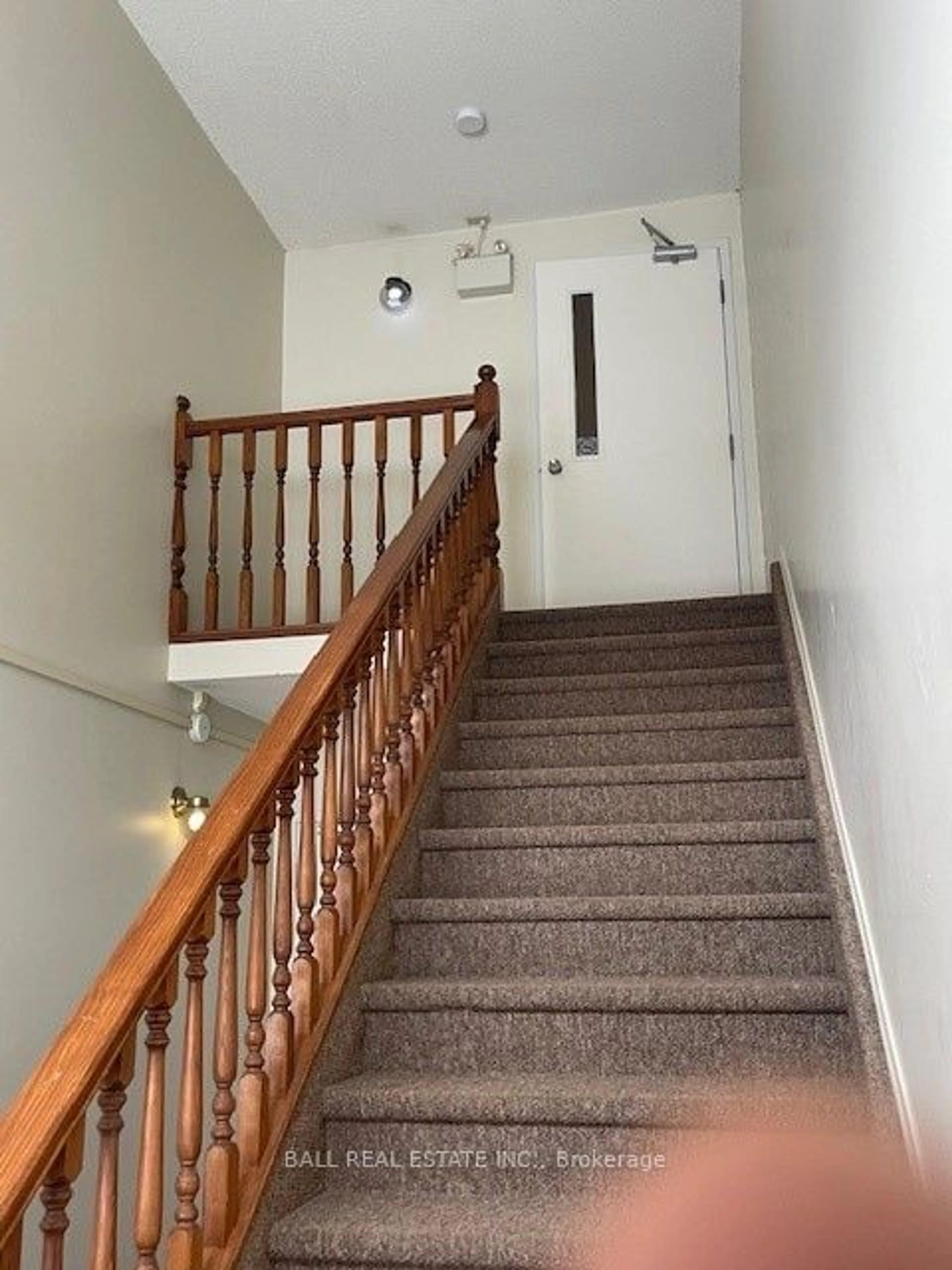 Indoor foyer, unknown floor for 15 Clifton St #202, Kawartha Lakes Ontario K0M 1N0