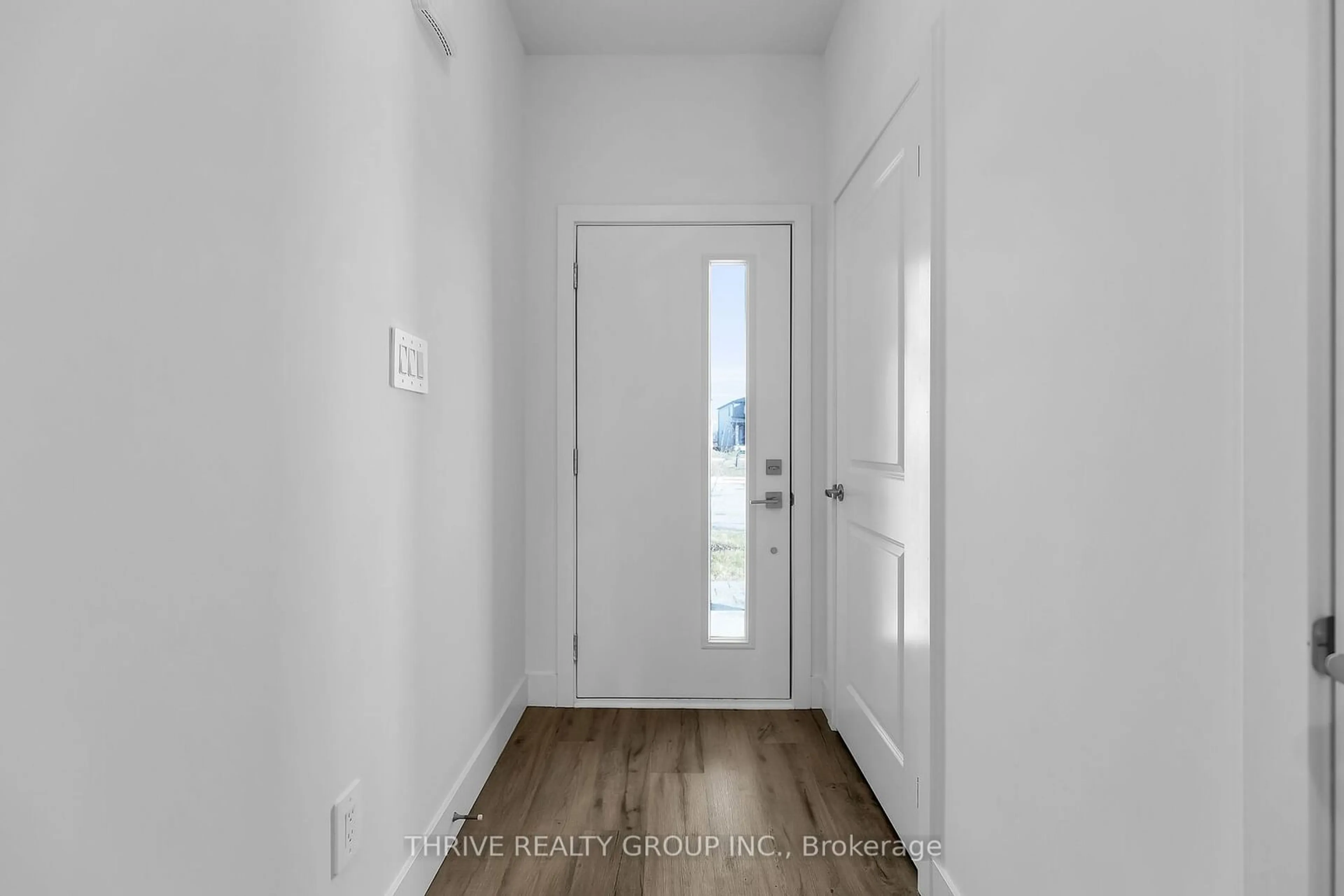 Indoor entryway, wood floors for 1595 Capri Cres #38, London Ontario N6G 3P2