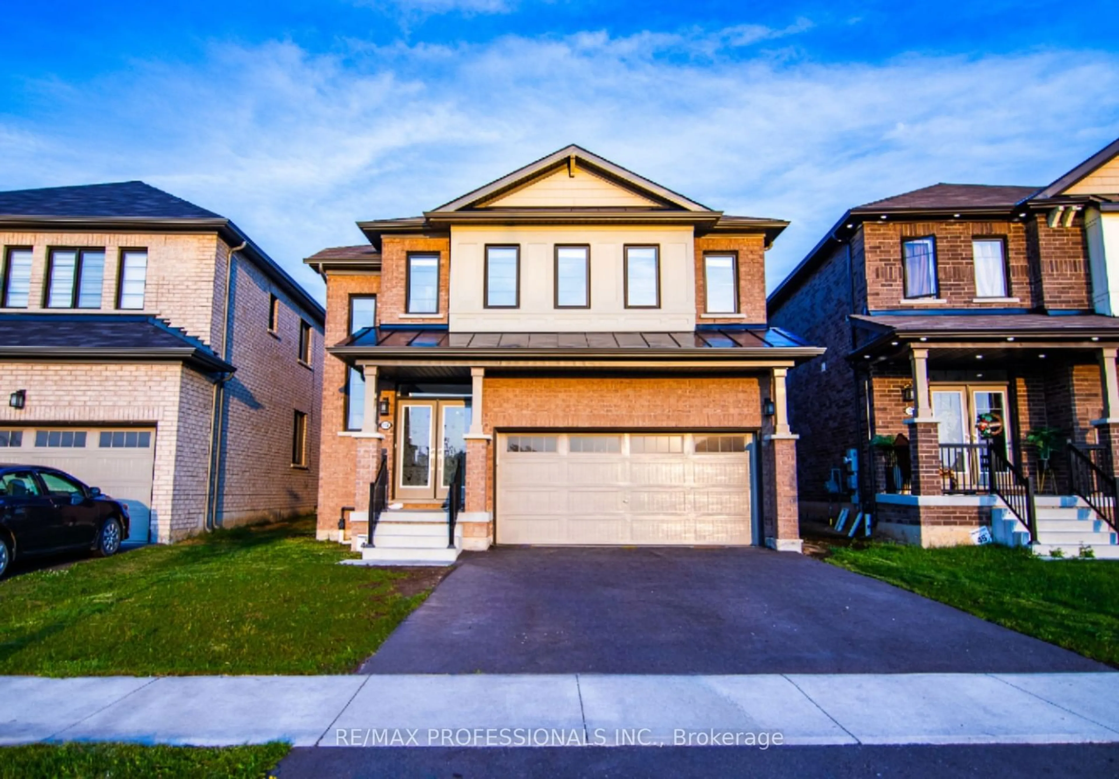 Frontside or backside of a home, the street view for 112 Queen Mary Blvd, Hamilton Ontario L8J 1X5