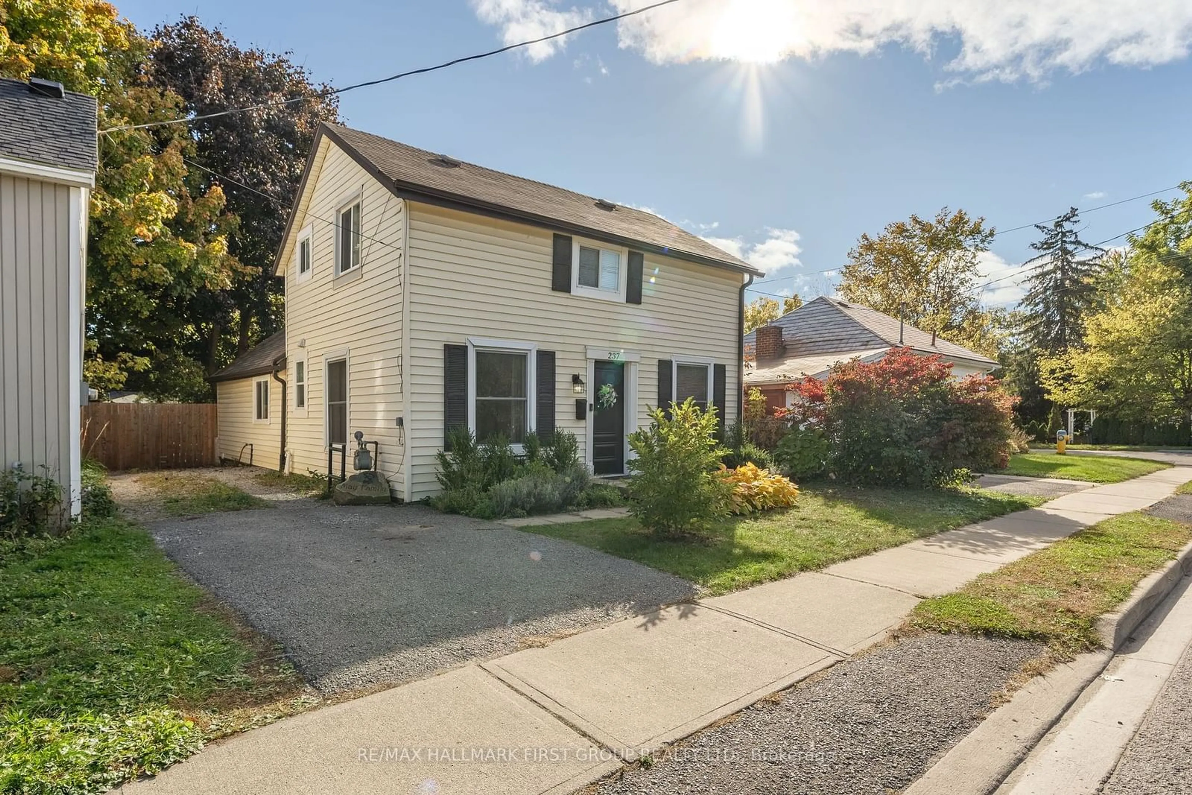 A pic from exterior of the house or condo, the street view for 237 Furnace St, Cobourg Ontario K9A 2E9