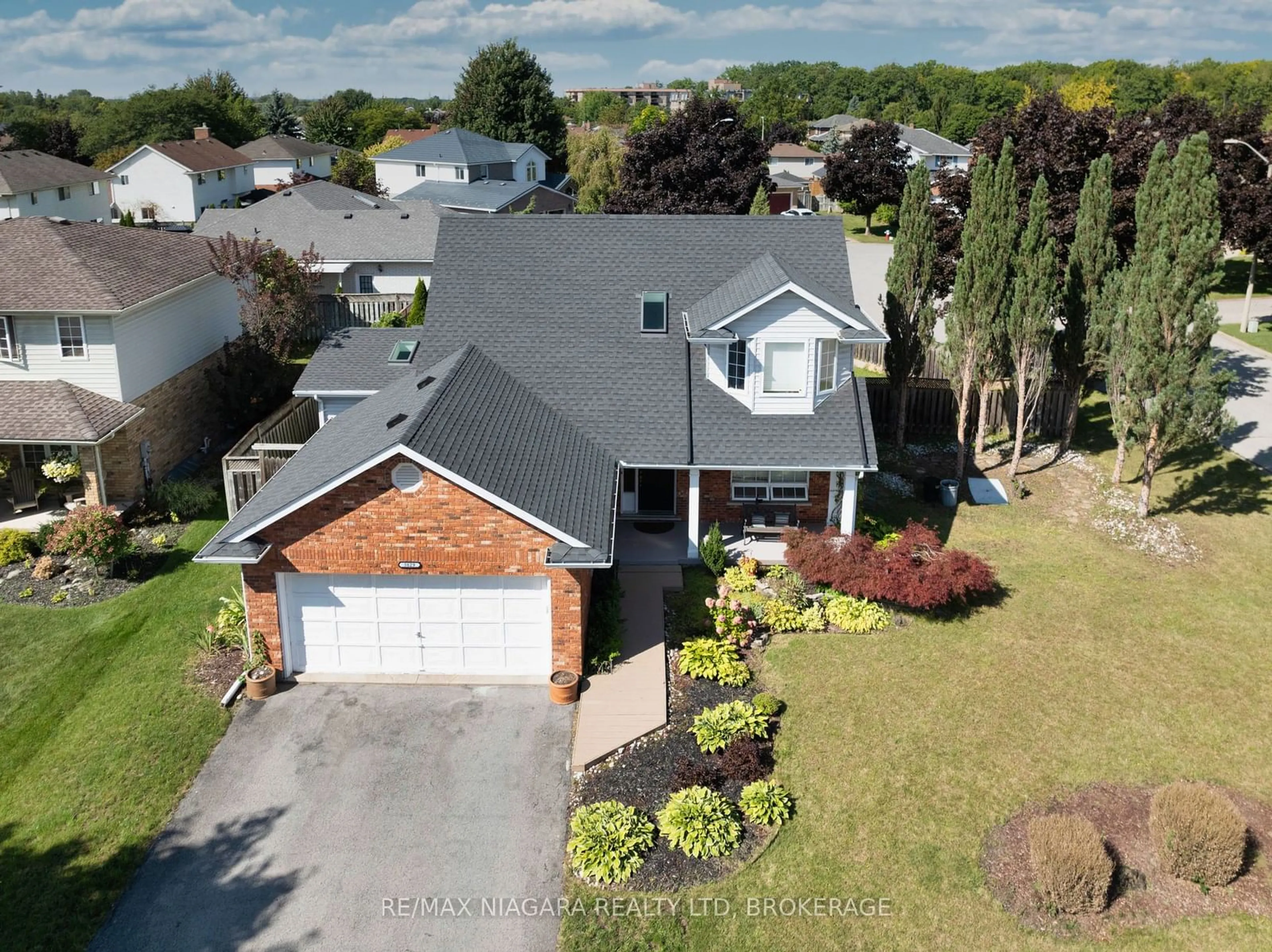 Frontside or backside of a home, the street view for 3829 Northwood Dr, Niagara Falls Ontario L2H 2Y5