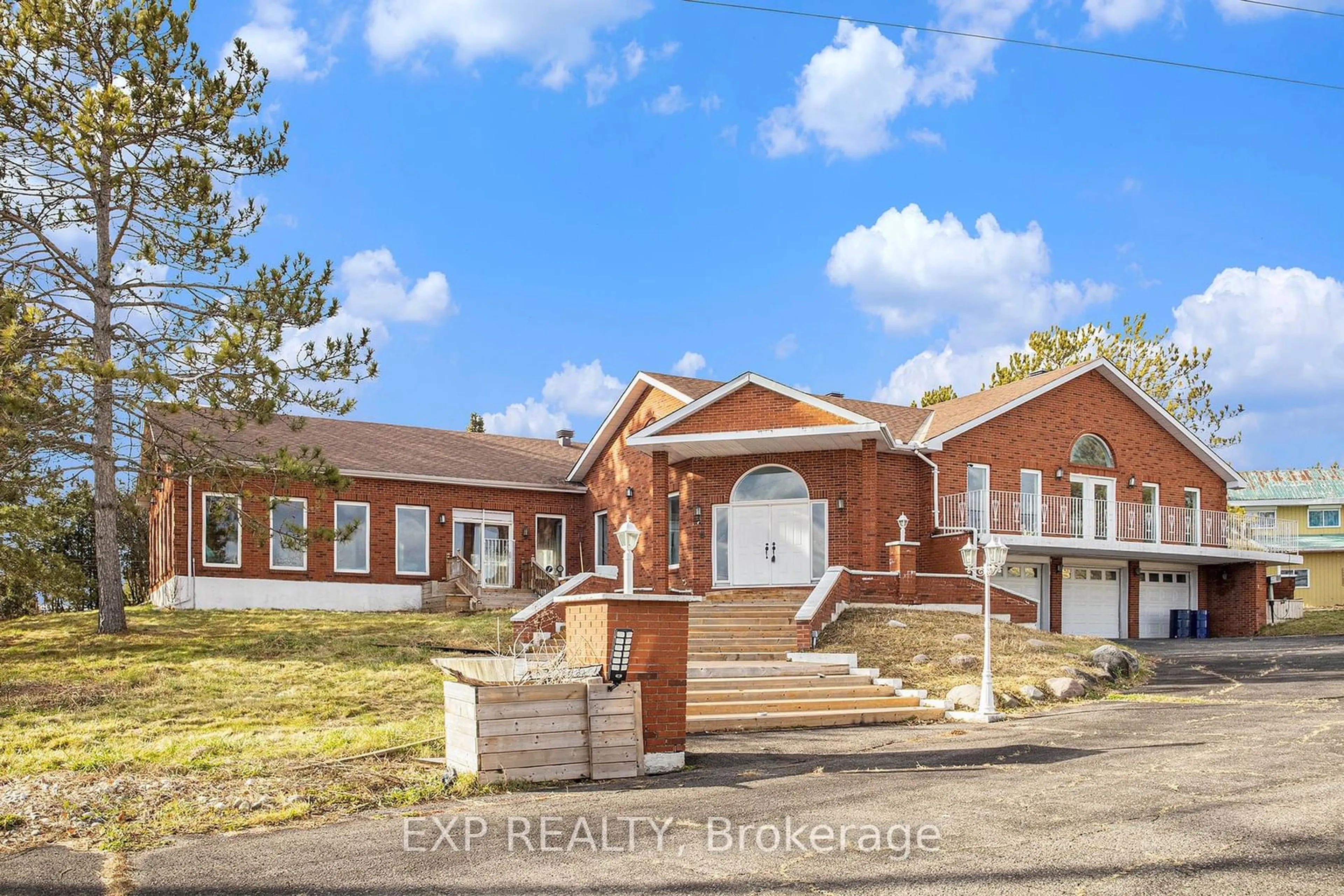 Frontside or backside of a home, the front or back of building for 8411 Russell Rd, Orleans - Cumberland and Area Ontario K4B 0J7