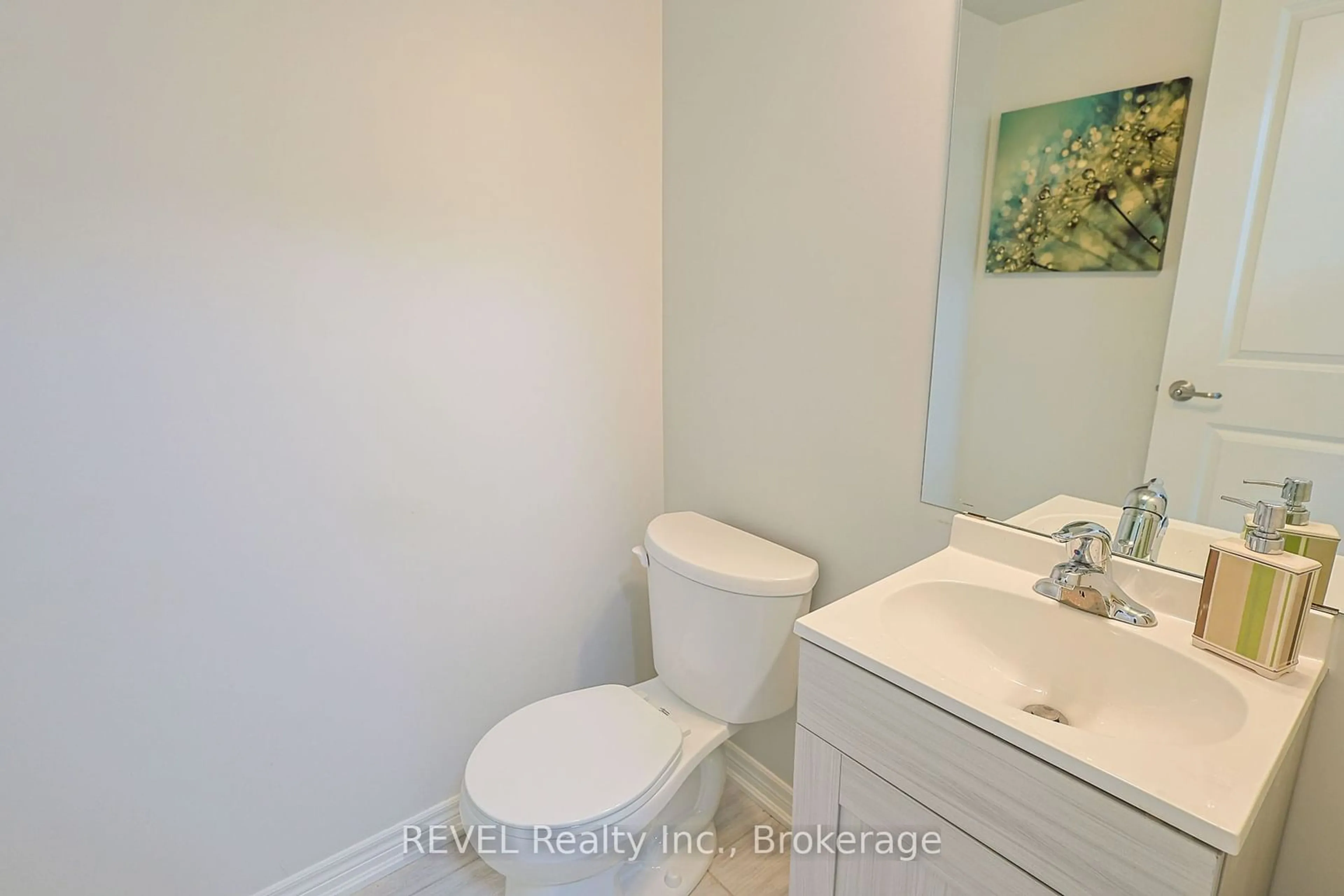 Standard bathroom for 340 Prospect Point Rd #51, Fort Erie Ontario L0S 1N0