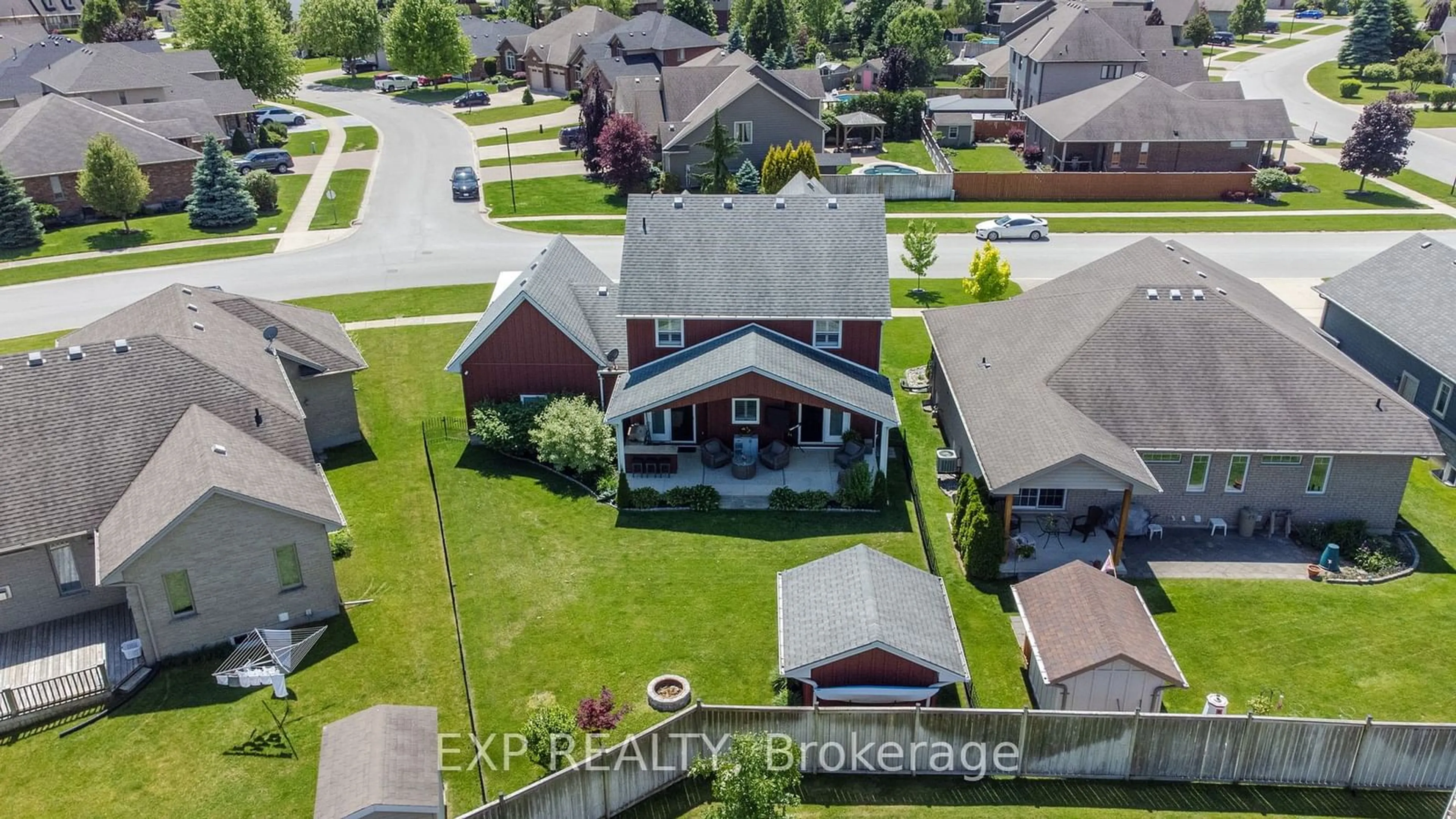 Frontside or backside of a home, the street view for 389 Darcy Dr, Strathroy-Caradoc Ontario N7G 0A1