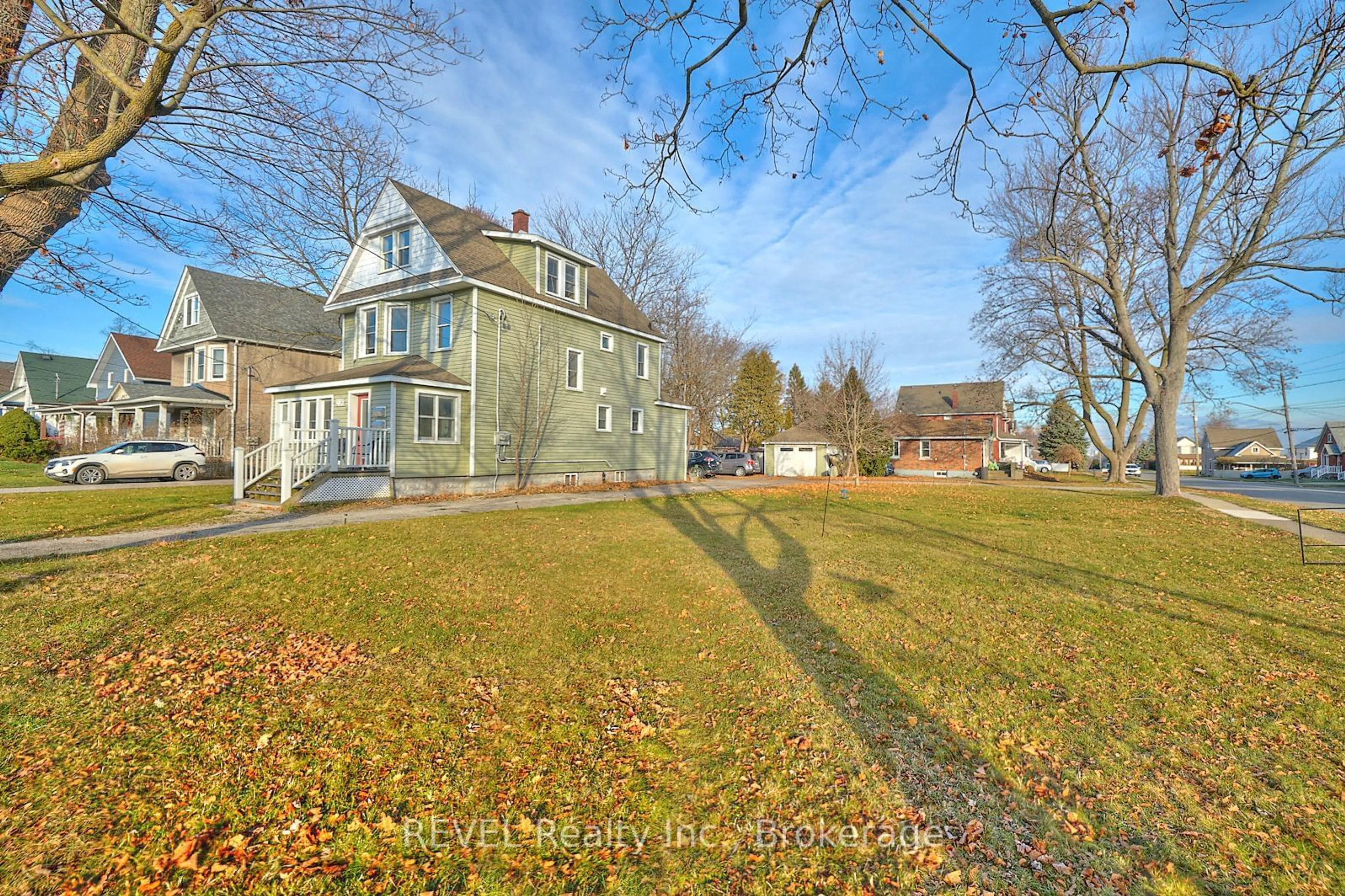 A pic from exterior of the house or condo, the fenced backyard for 206 Phipps St, Fort Erie Ontario L2A 2V5