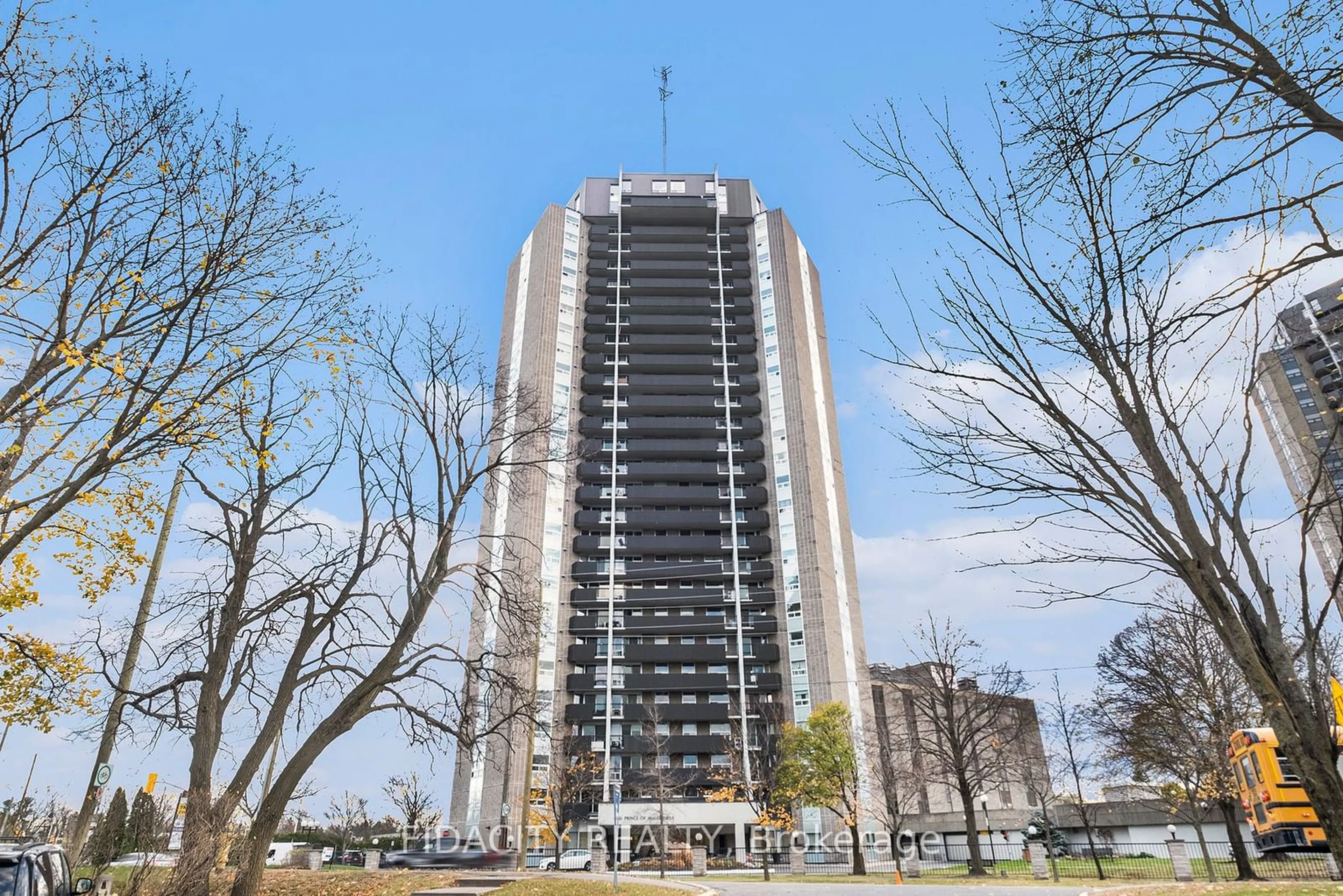 A pic from exterior of the house or condo, the front or back of building for 1380 PRINCE OF WALES Dr #604, Mooneys Bay - Carleton Heights and Area Ontario K2C 3N5