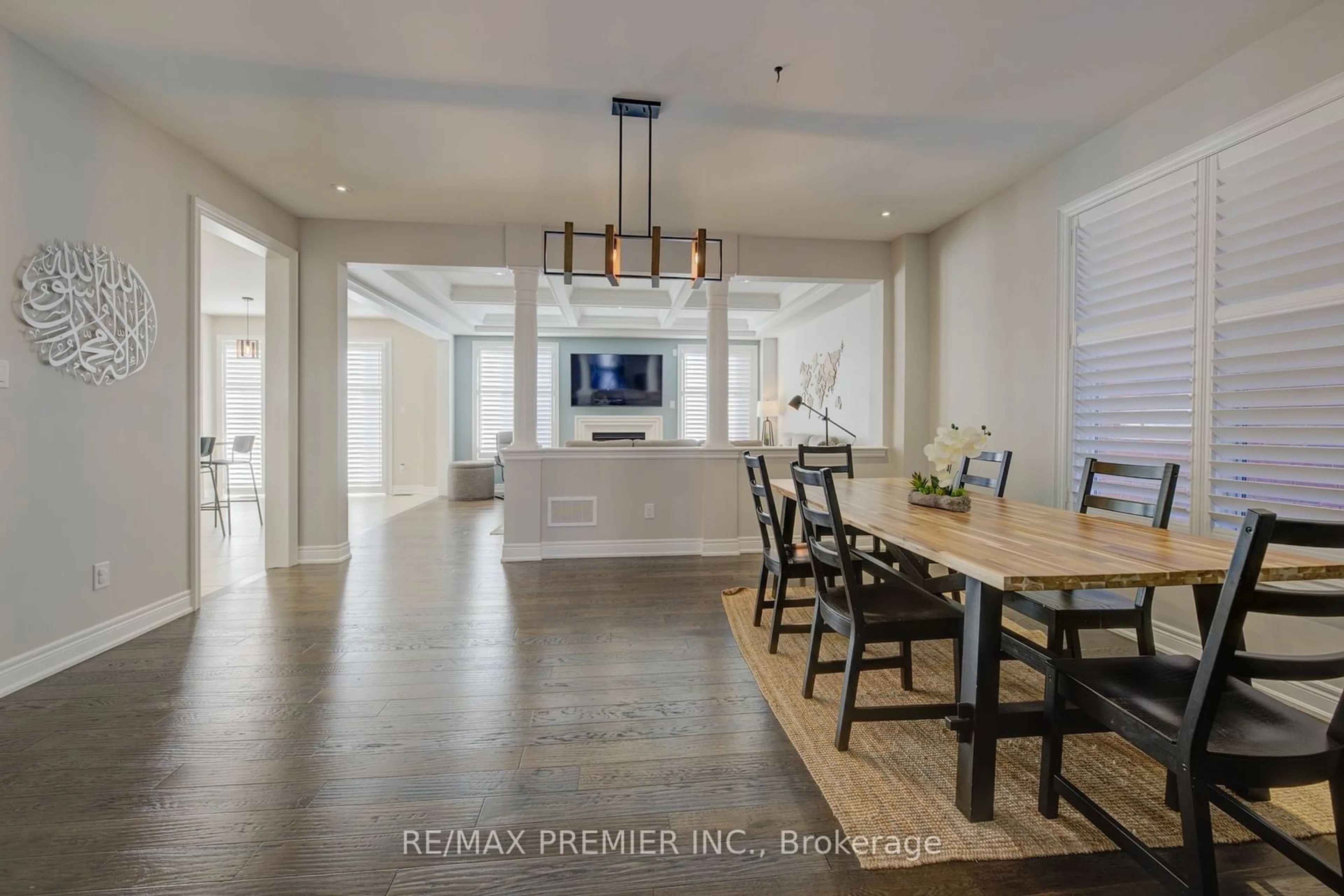 Dining room, wood floors, the street view for 15 Babcock St, Hamilton Ontario L8B 0S6