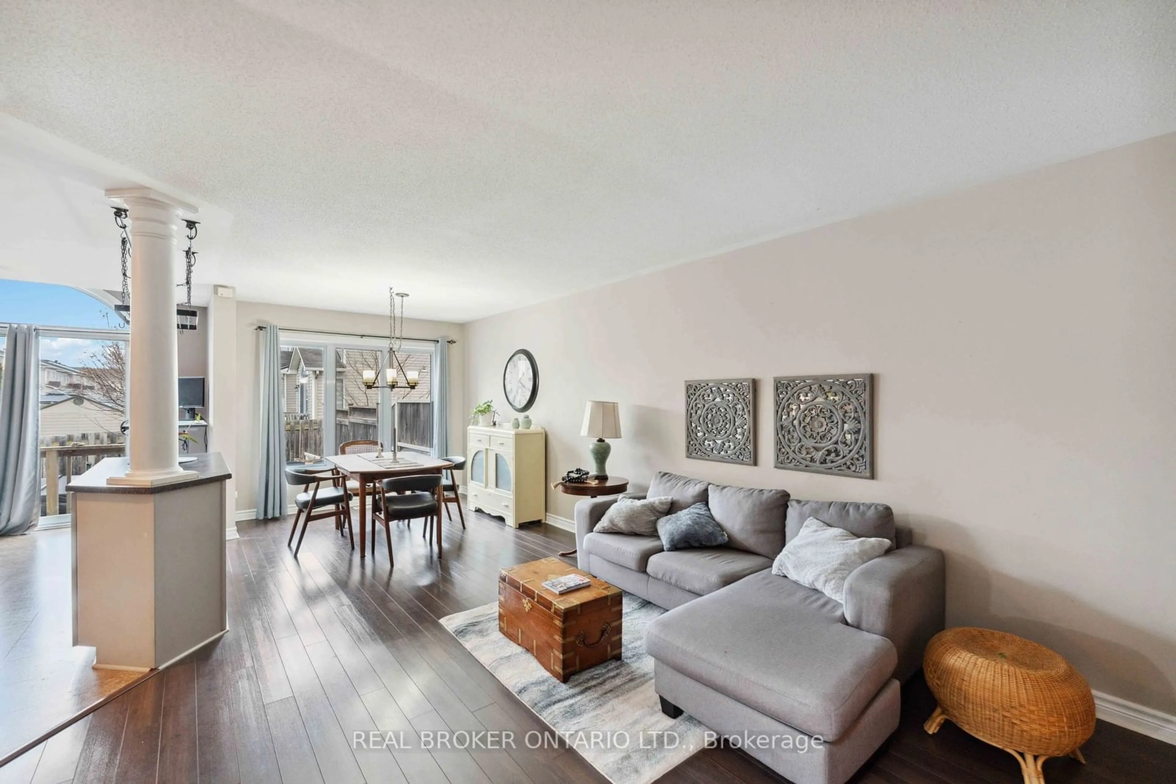 Living room, wood floors for 278 Montmorency Way, Orleans - Cumberland and Area Ontario K4A 0J5