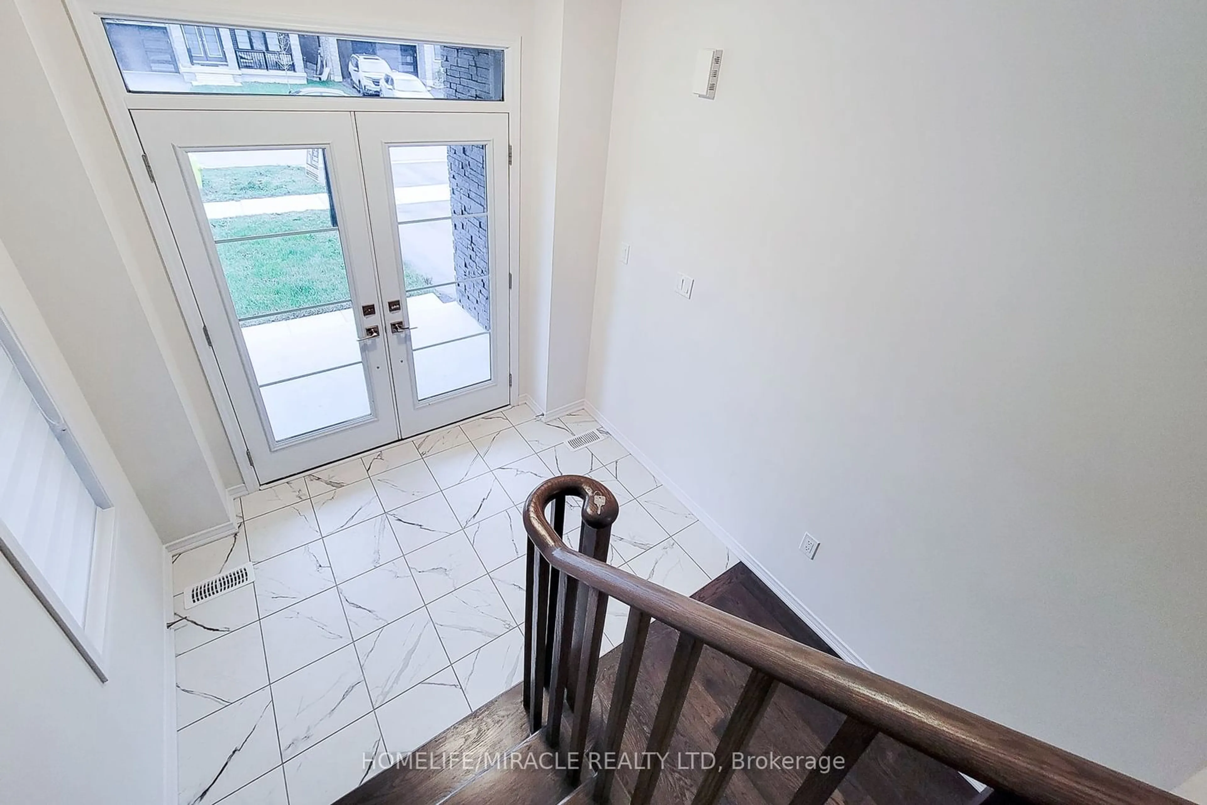 Indoor entryway, not visible floor for 177 Athens St, Haldimand Ontario N0A 1H0