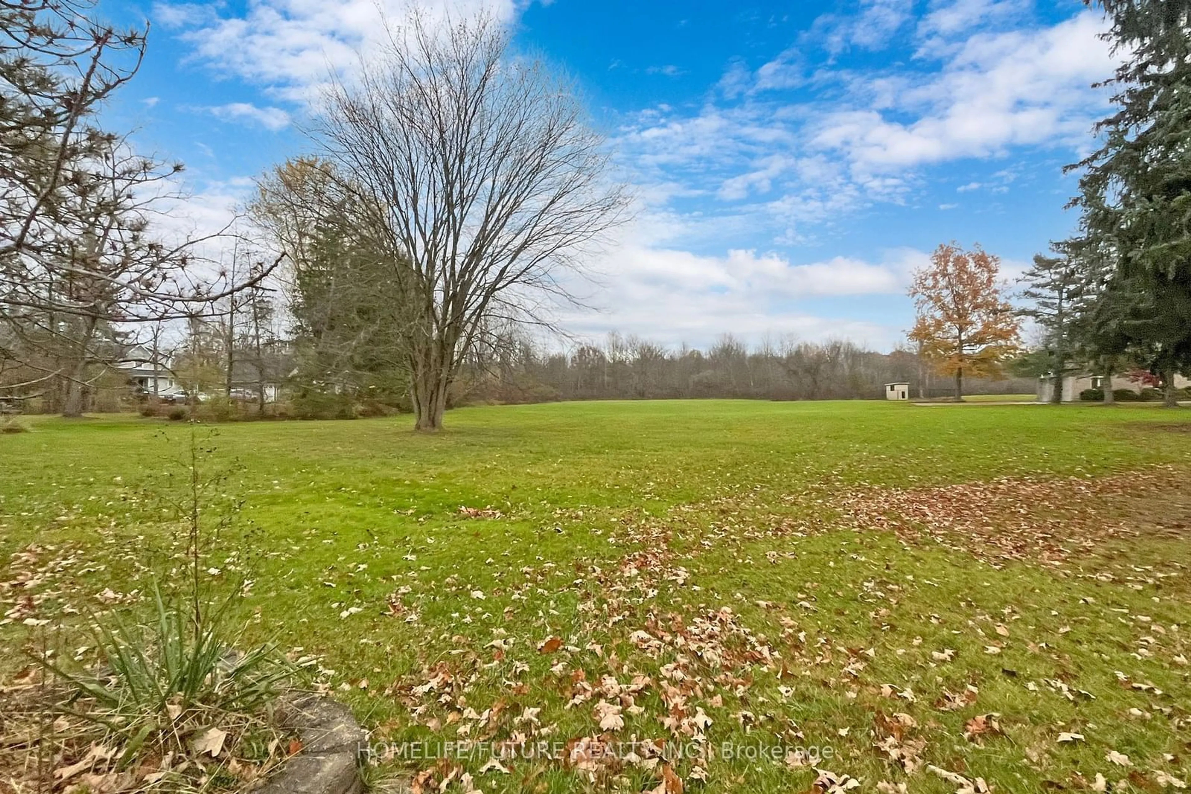 Patio, the fenced backyard for 82 Pearson Rd, Welland Ontario L3B 5N4