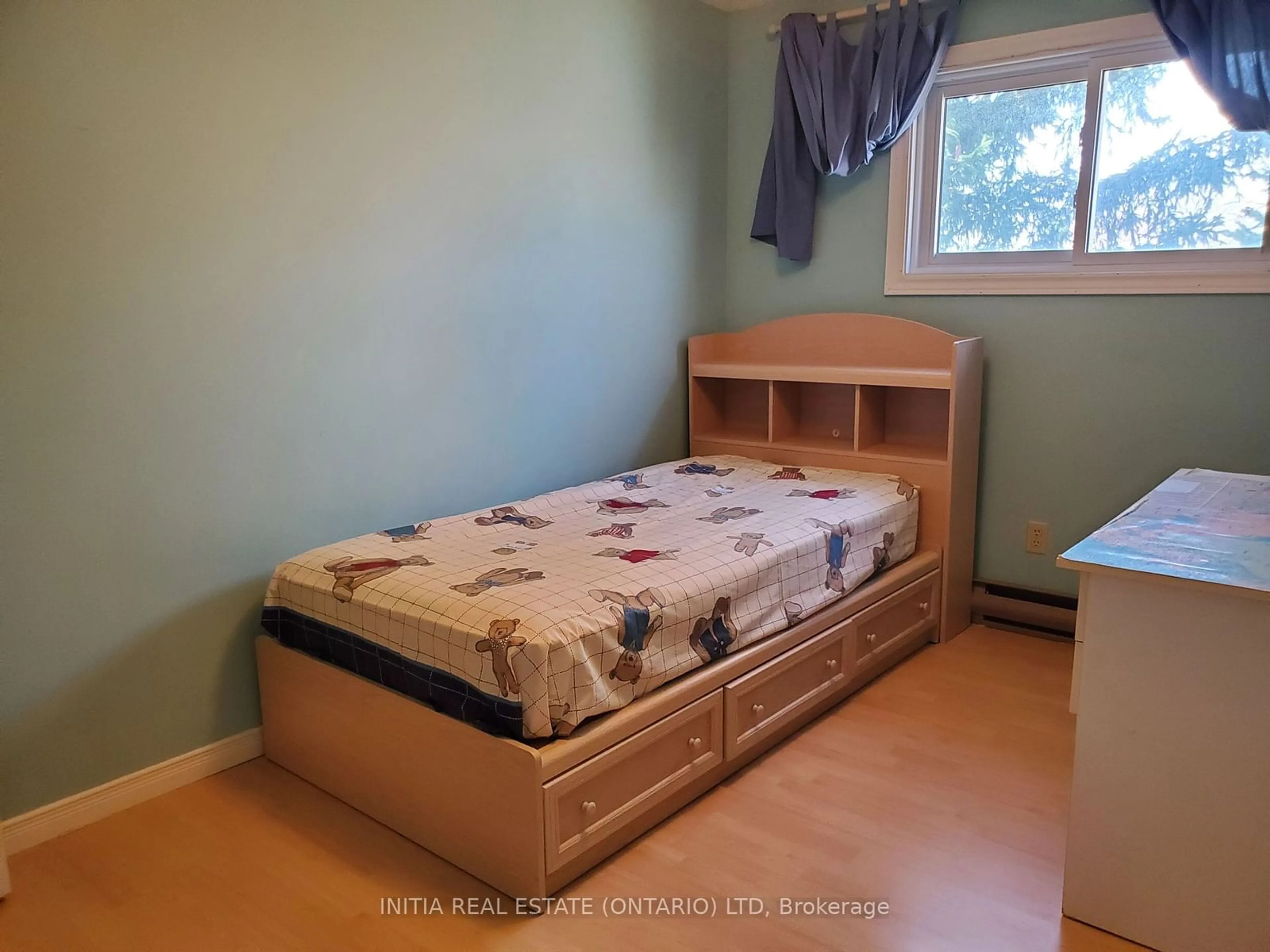 A pic of a room for 1215 CHEAPSIDE St #2, London Ontario N5Y 5J9