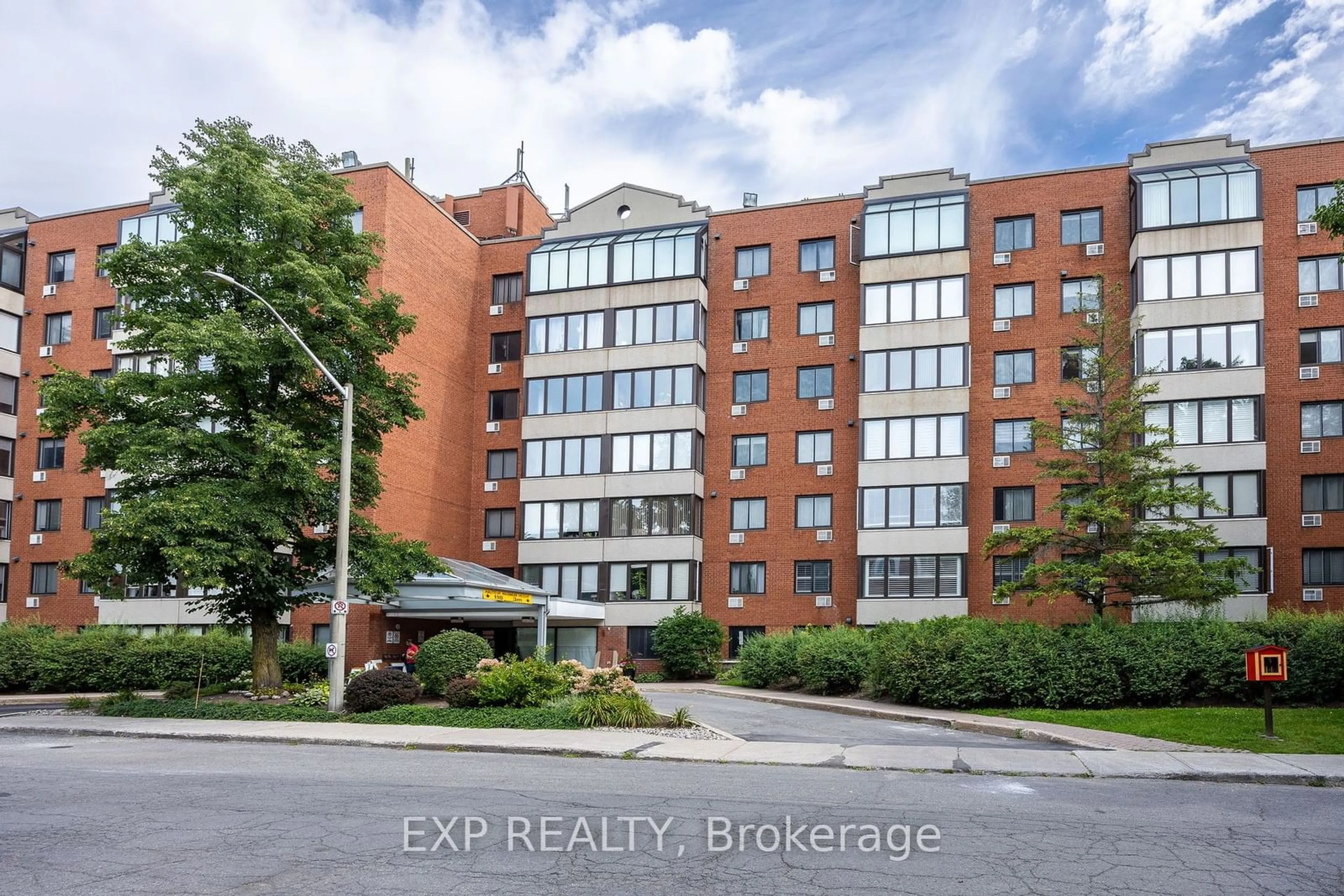 A pic from exterior of the house or condo, the front or back of building for 225 Alvin Rd #212, Manor Park - Cardinal Glen and Area Ontario K1K 4H6