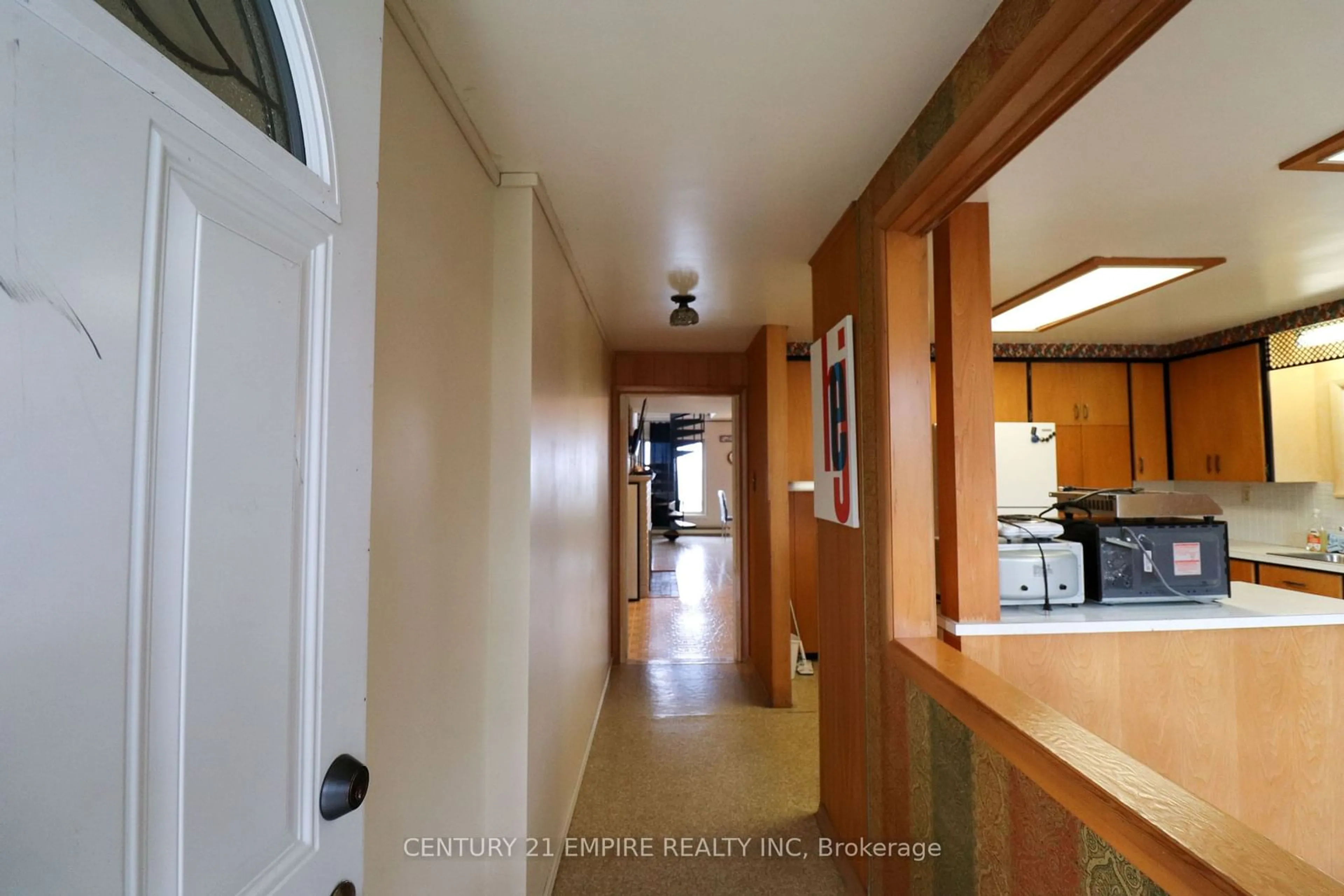 Indoor entryway, wood floors for 37 Church St, Hamilton Ontario L8E 2X7