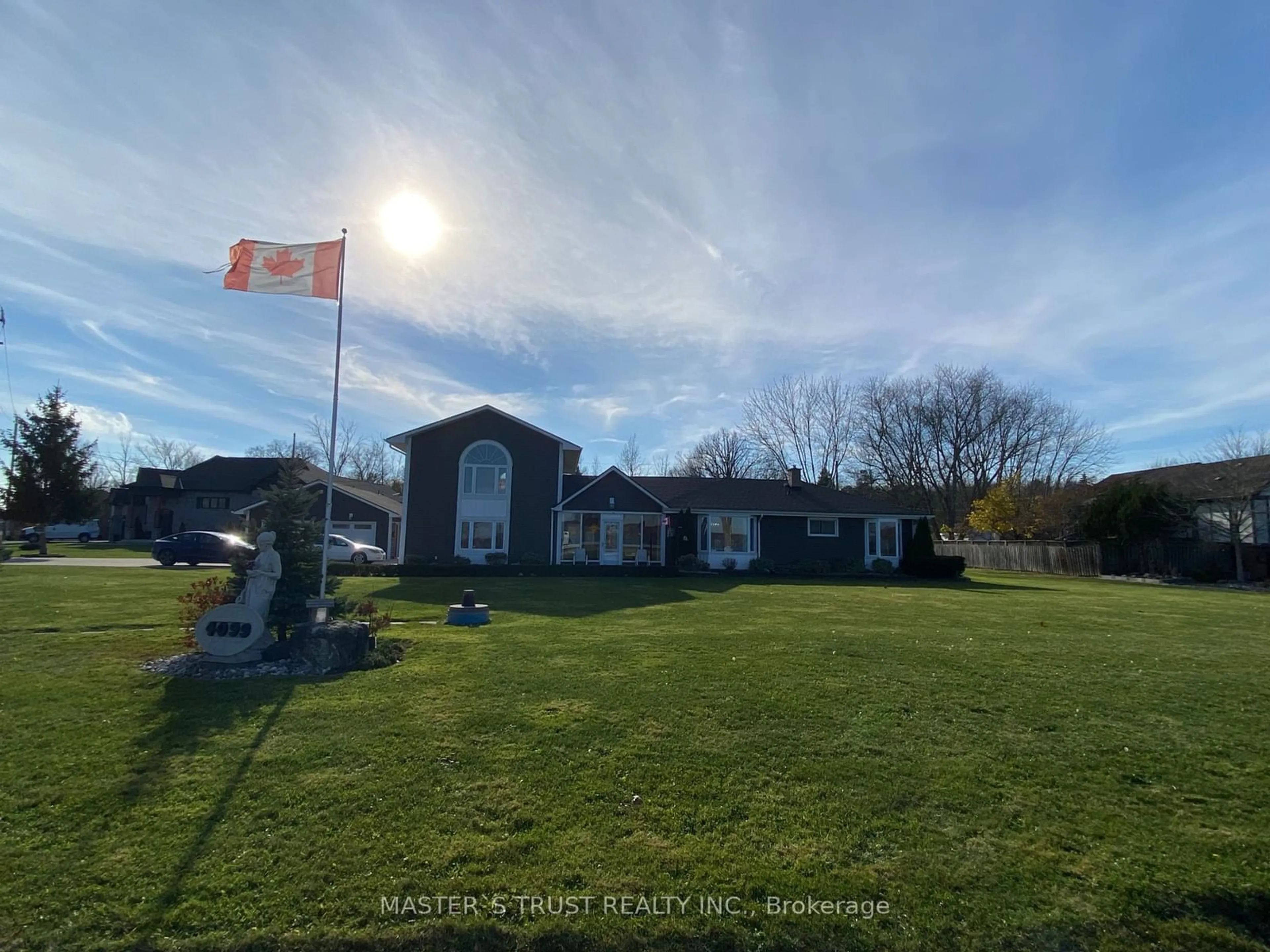 Frontside or backside of a home, the street view for 4099 Niagara Pkwy, Fort Erie Ontario L0S 1S0