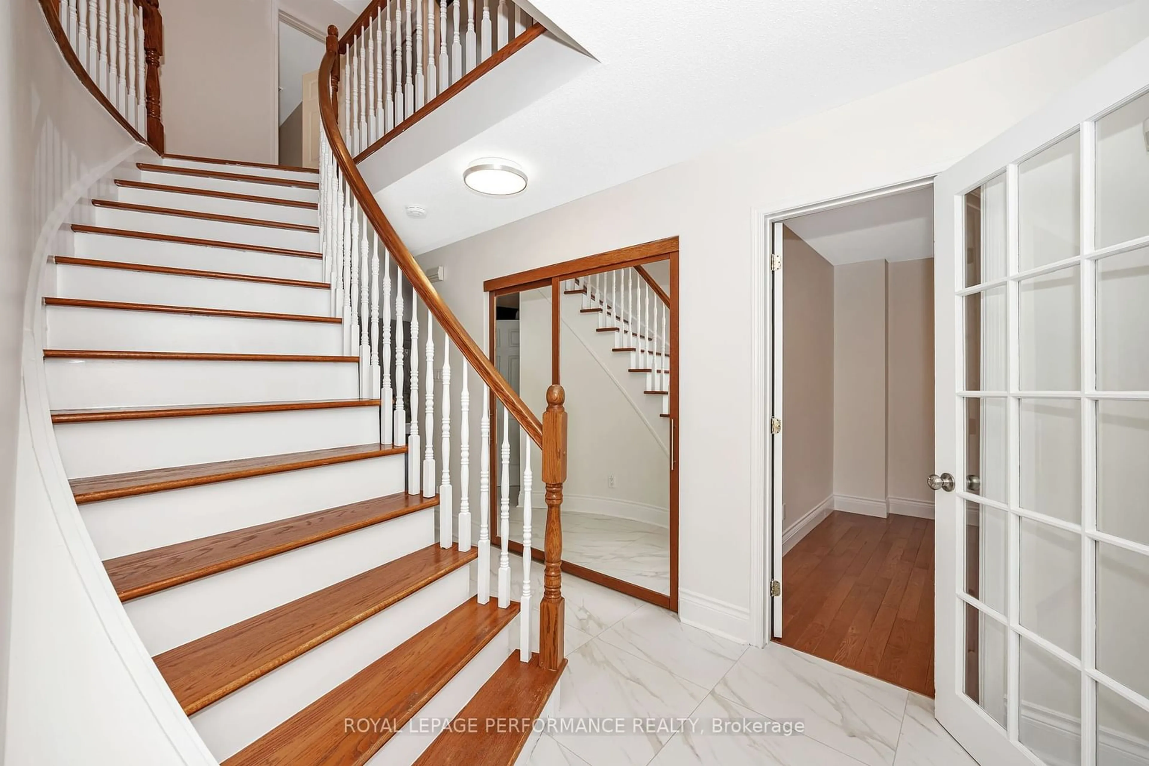 Indoor entryway, wood floors for 1141 MEADOW LANE Rd, Orleans - Cumberland and Area Ontario K4C 1C3