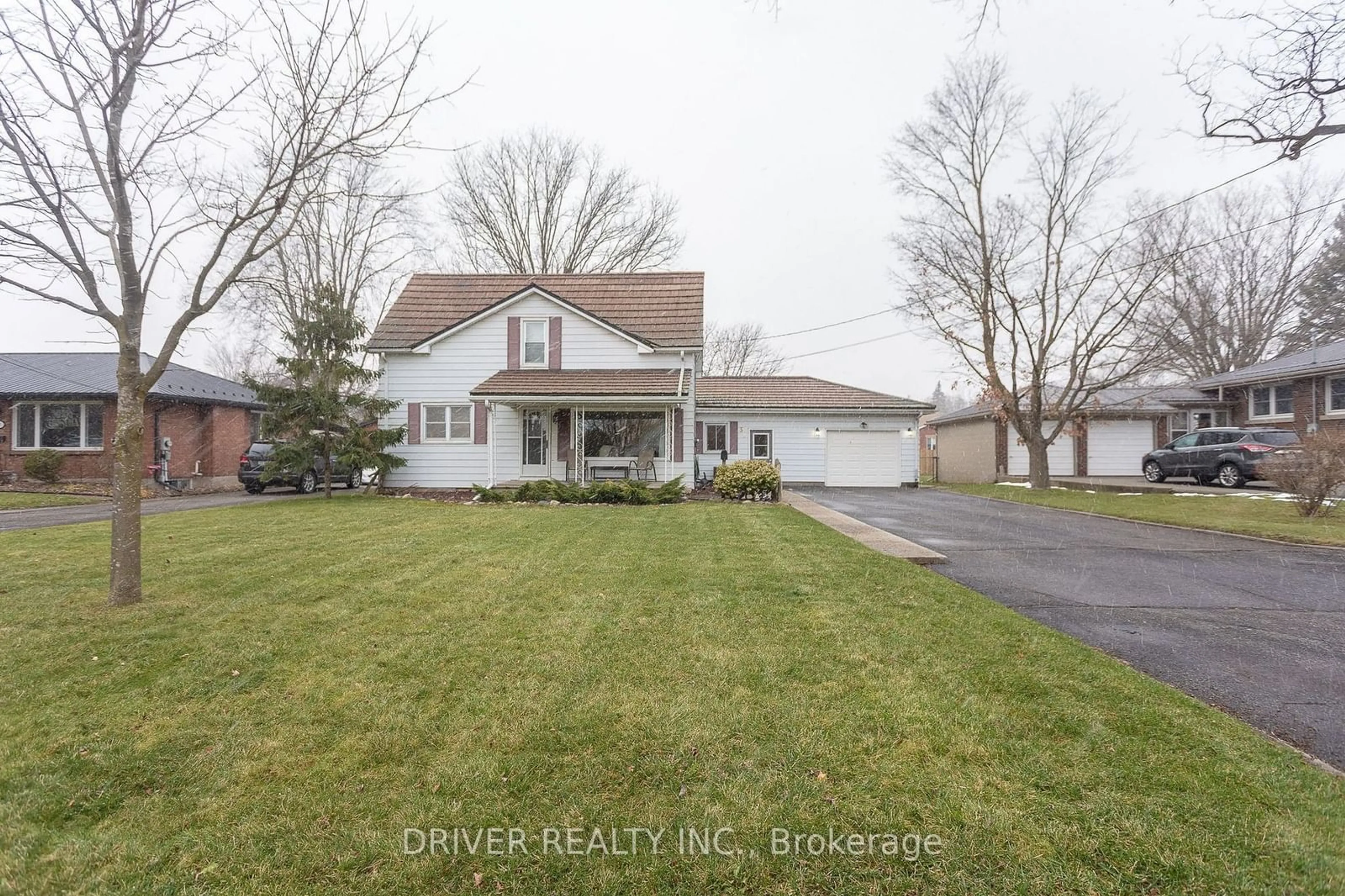 Frontside or backside of a home, the street view for 32 PARK St, Aylmer Ontario N5H 2P3