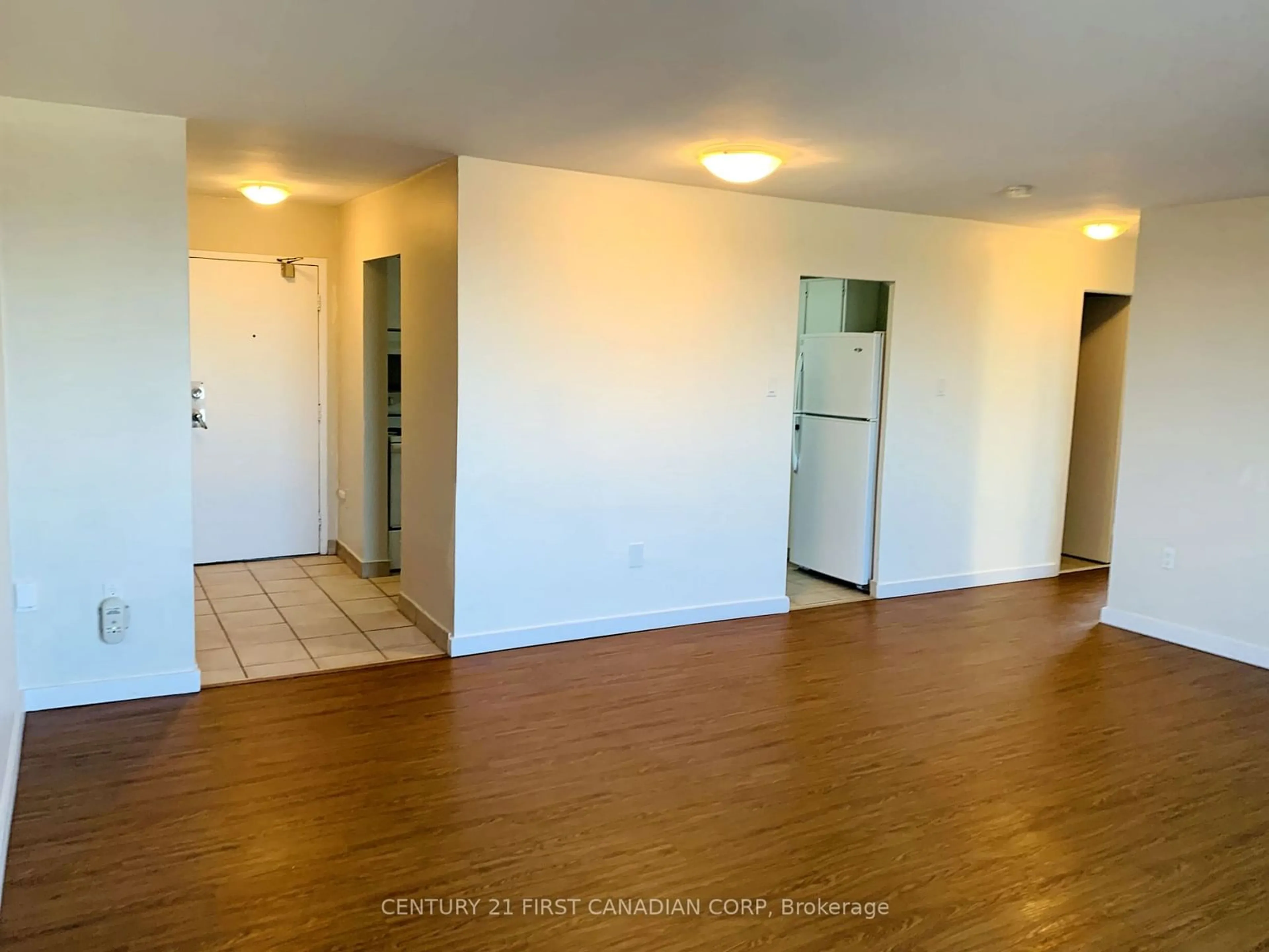 A pic of a room, wood floors for 583 Mornington Ave #1108, London Ontario N5Y 3E9