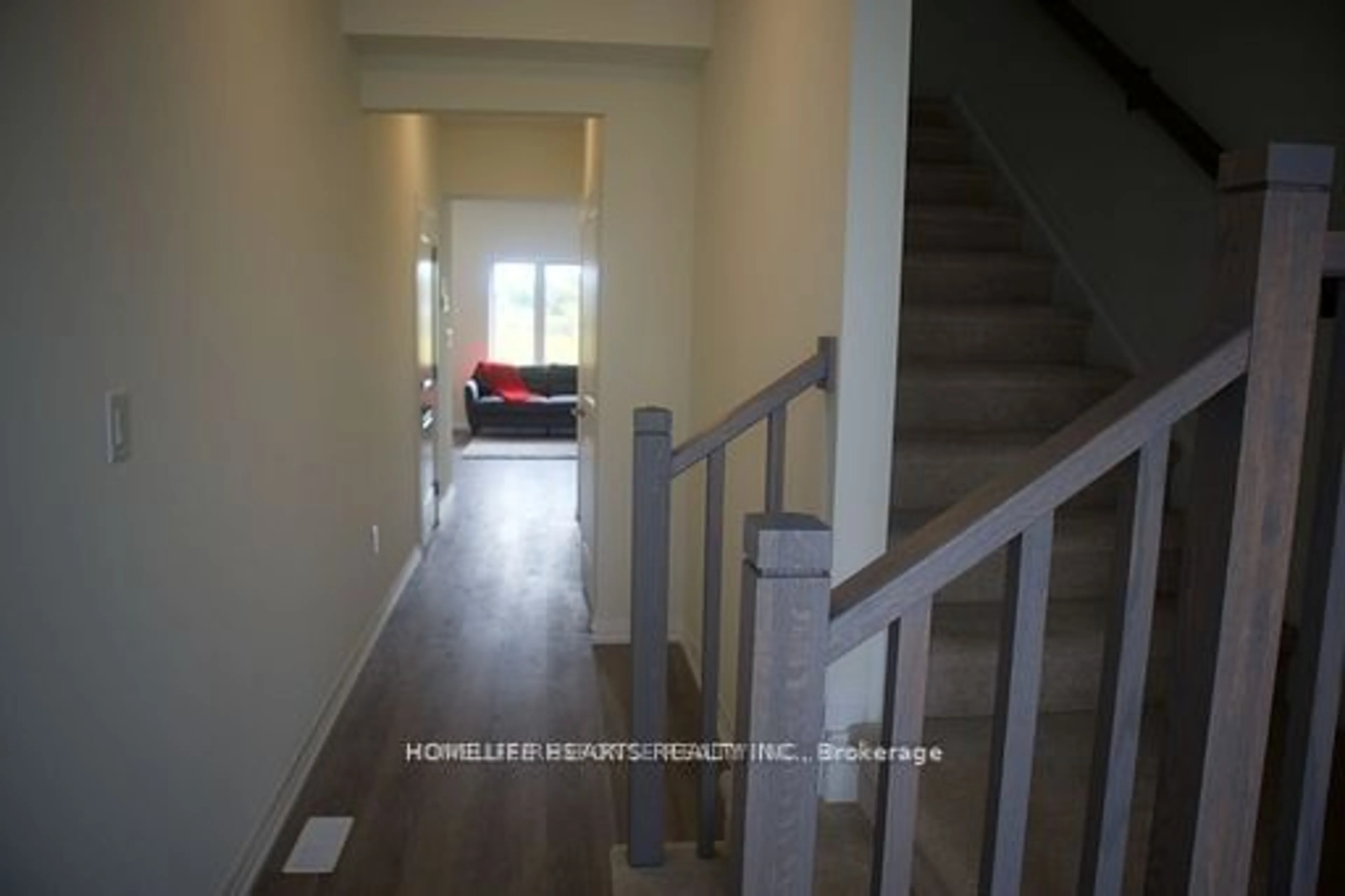 Indoor foyer, wood floors for 7352 Marvel Dr, Niagara Falls Ontario L2H 0K7