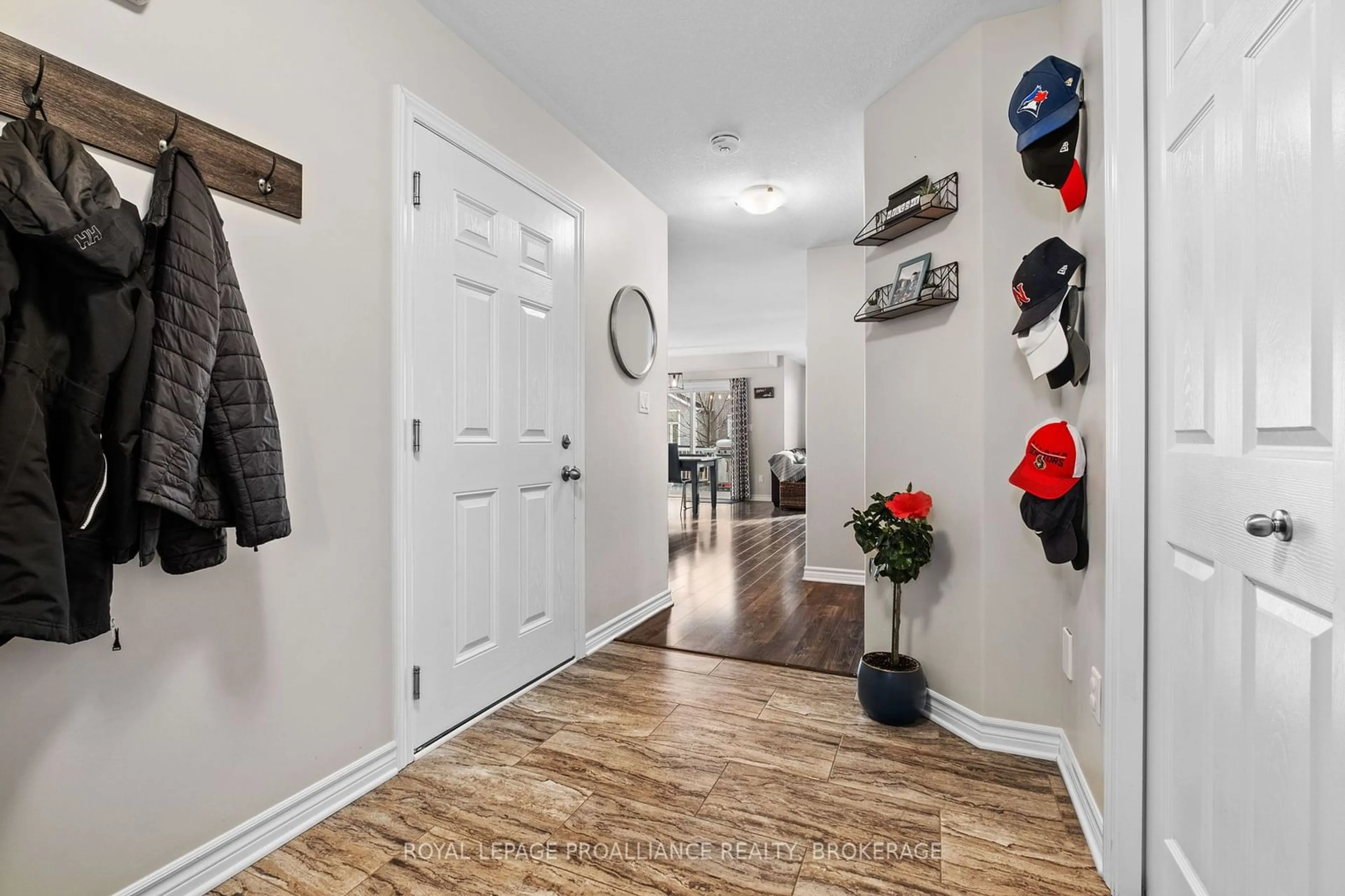 Indoor entryway, wood floors for 1550 Albany Dr, Kingston Ontario K7P 0L9